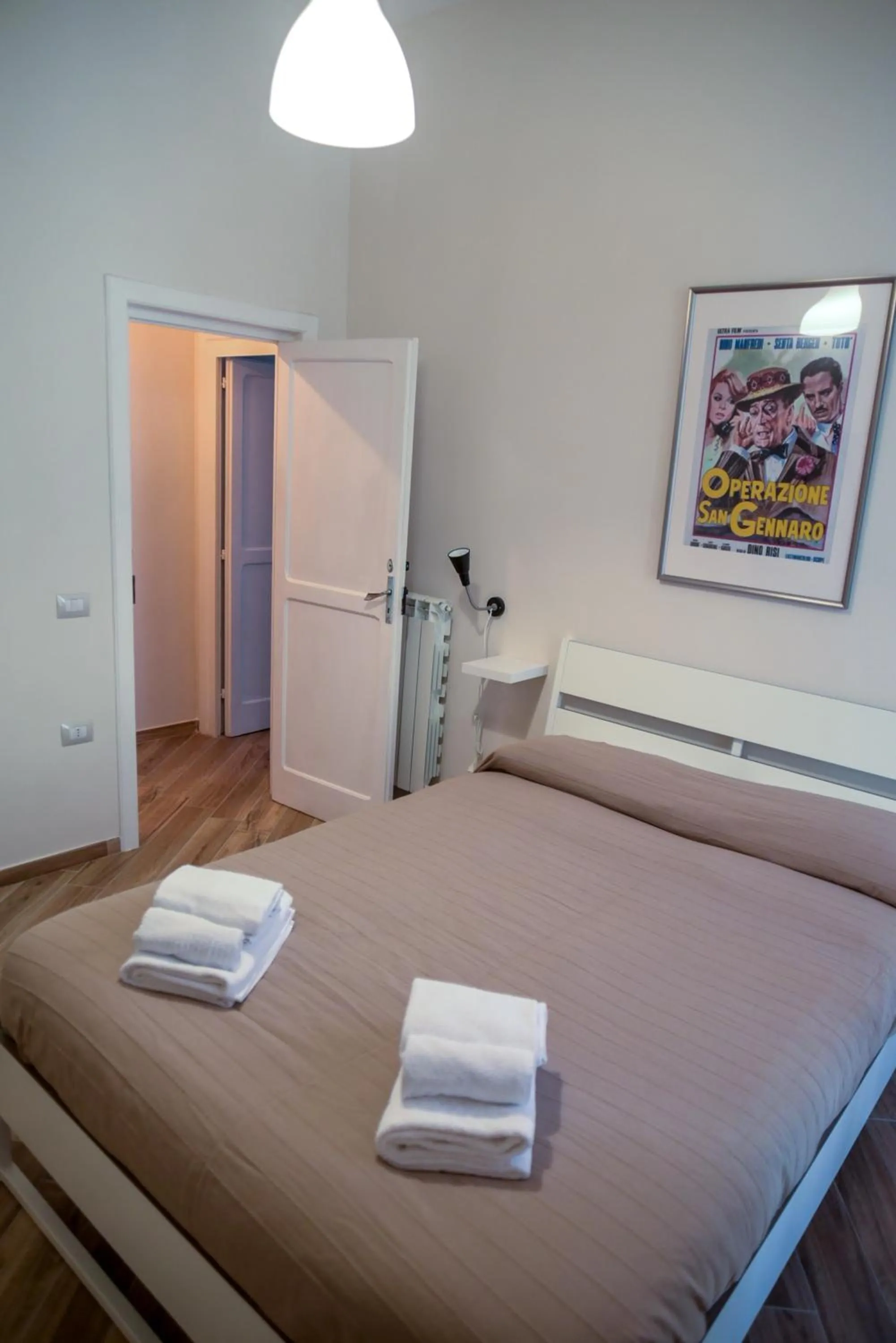 Bedroom, Bed in GuestHouse Marcanto - Duomo