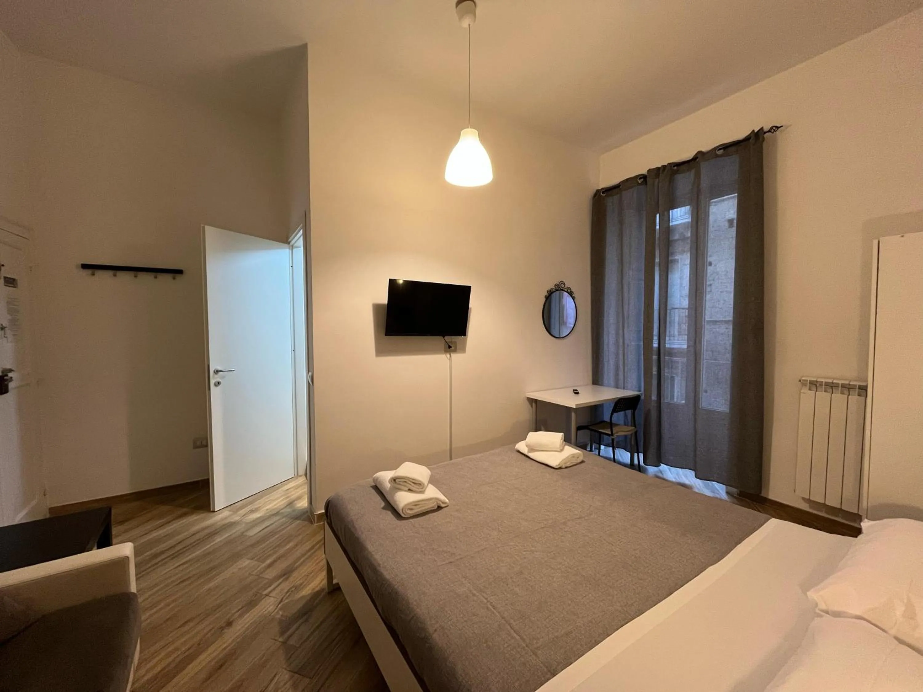 Bedroom, Bed in GuestHouse Marcanto - Duomo