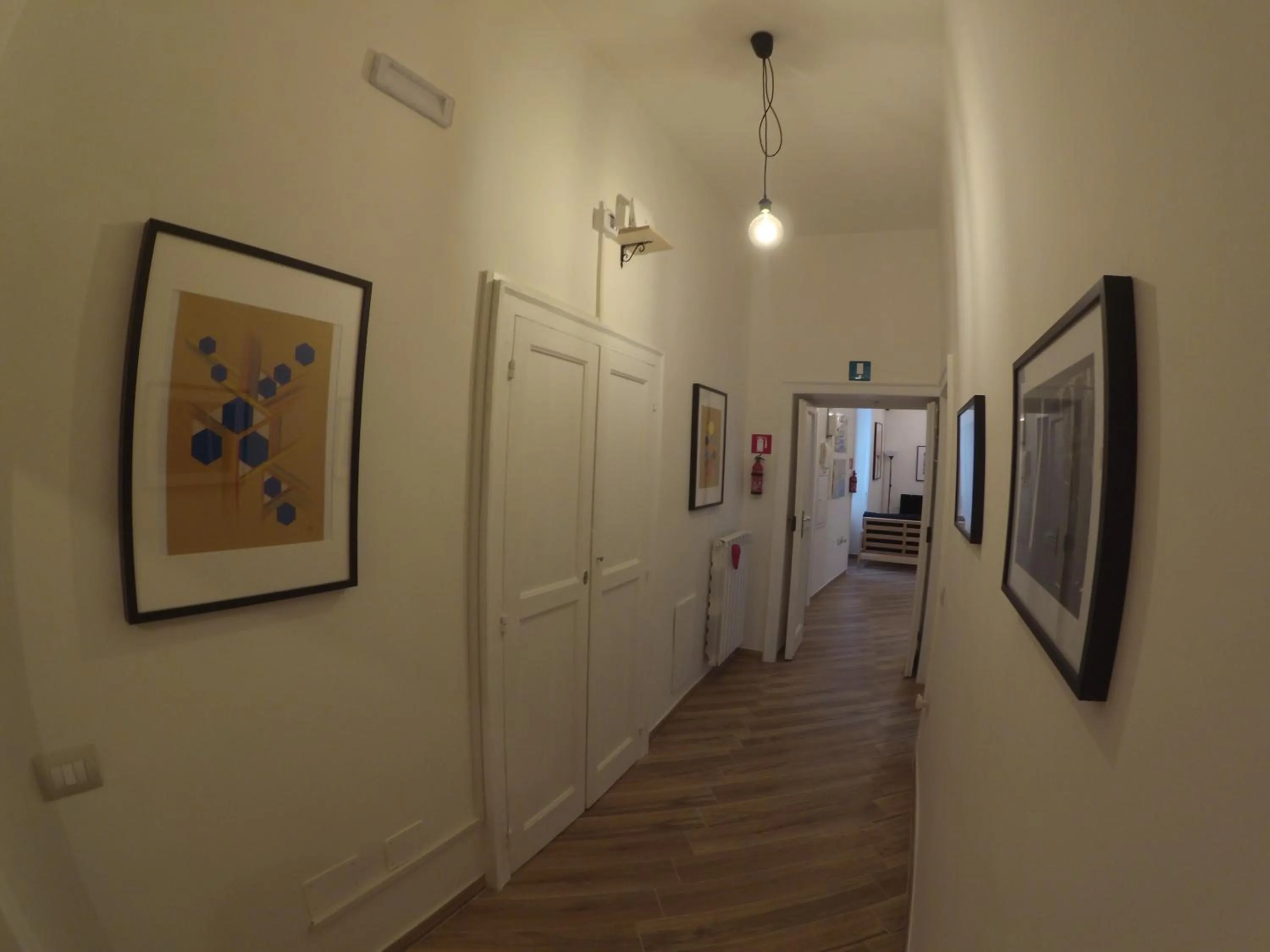 Communal lounge/ TV room in GuestHouse Marcanto - Duomo