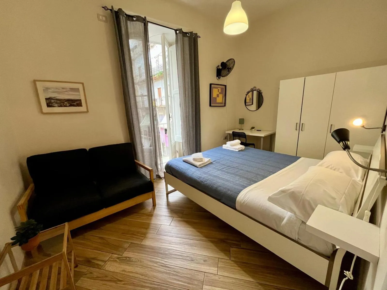 Bedroom, Bed in GuestHouse Marcanto - Duomo