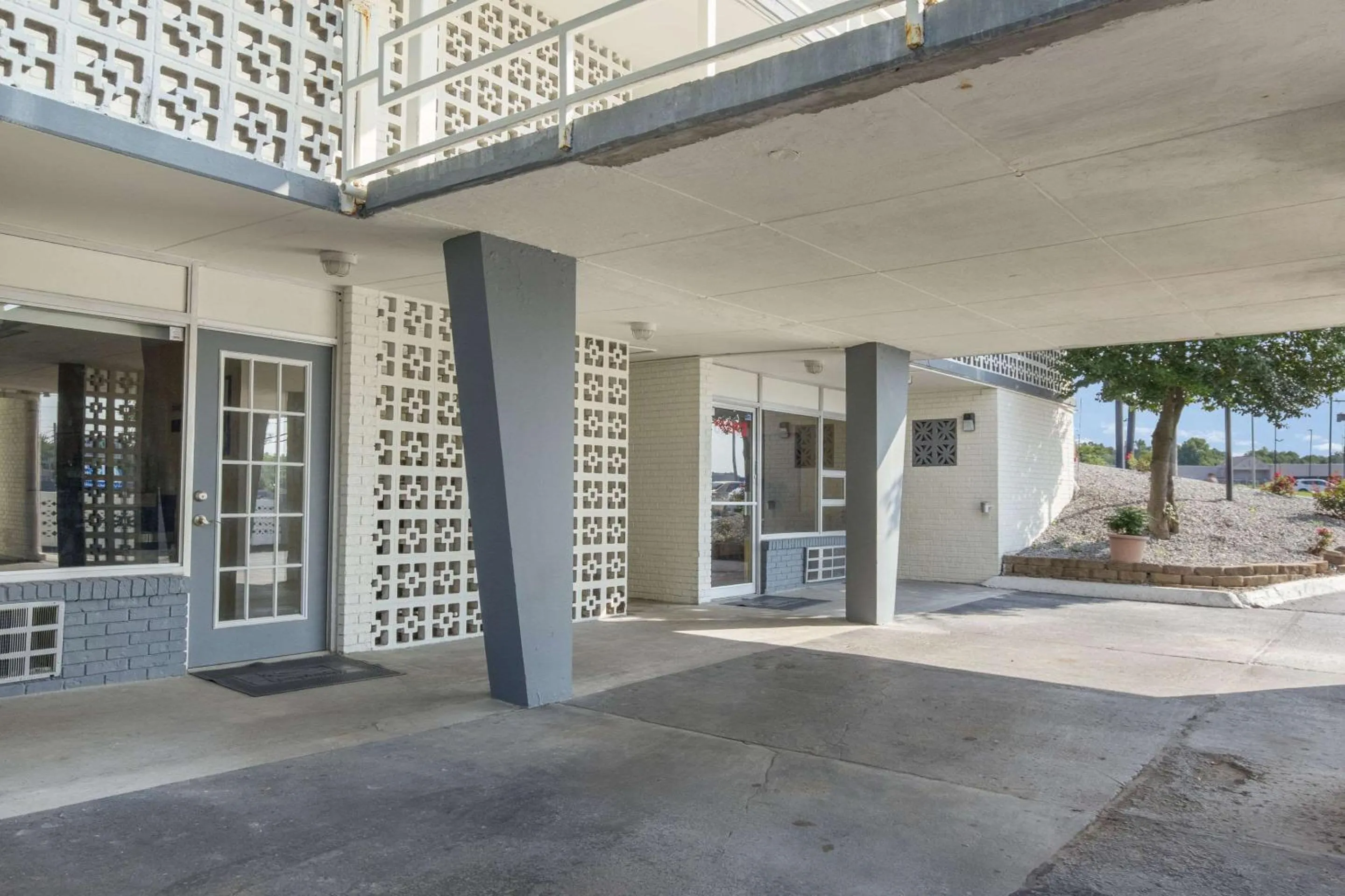 Property building in Econo Lodge Fort Knox