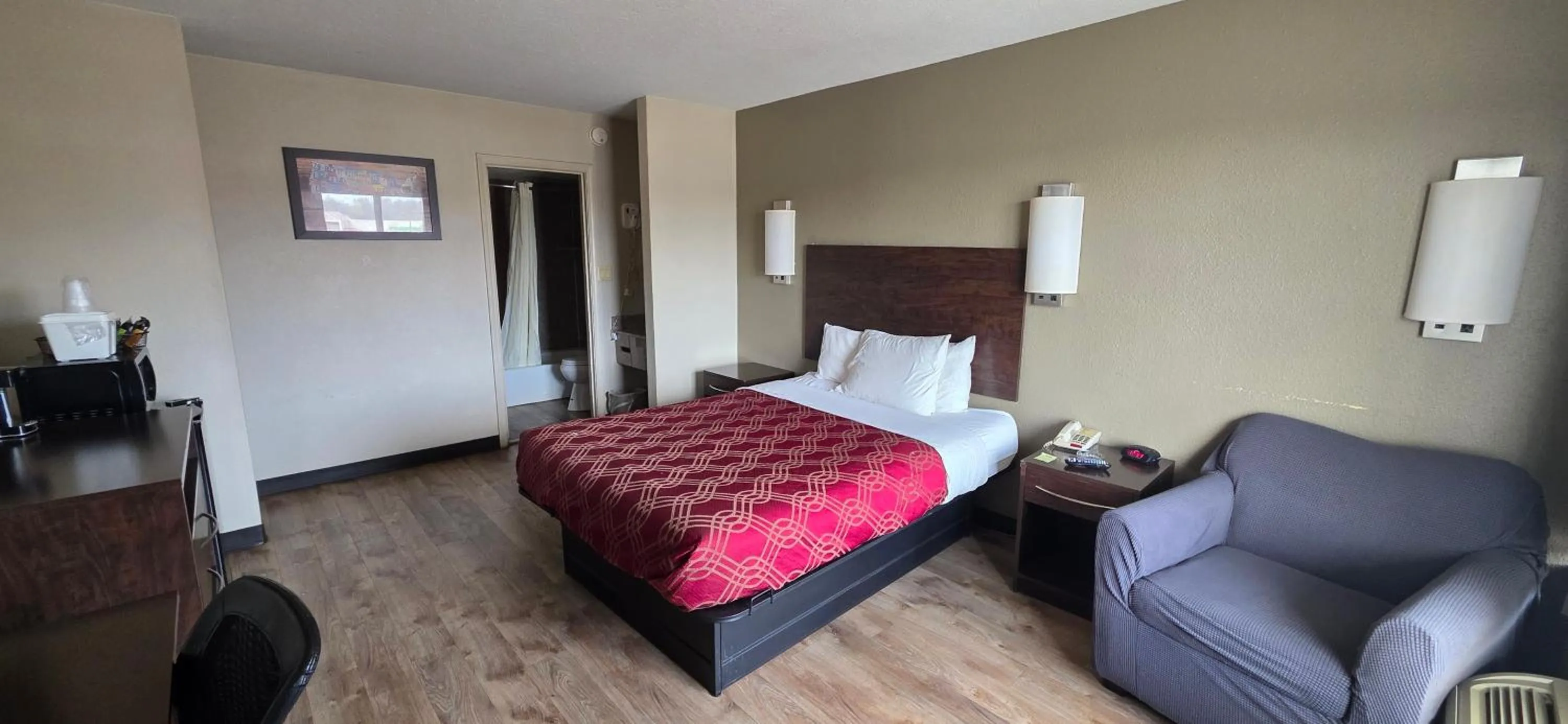 Bed in Econo Lodge Fort Knox