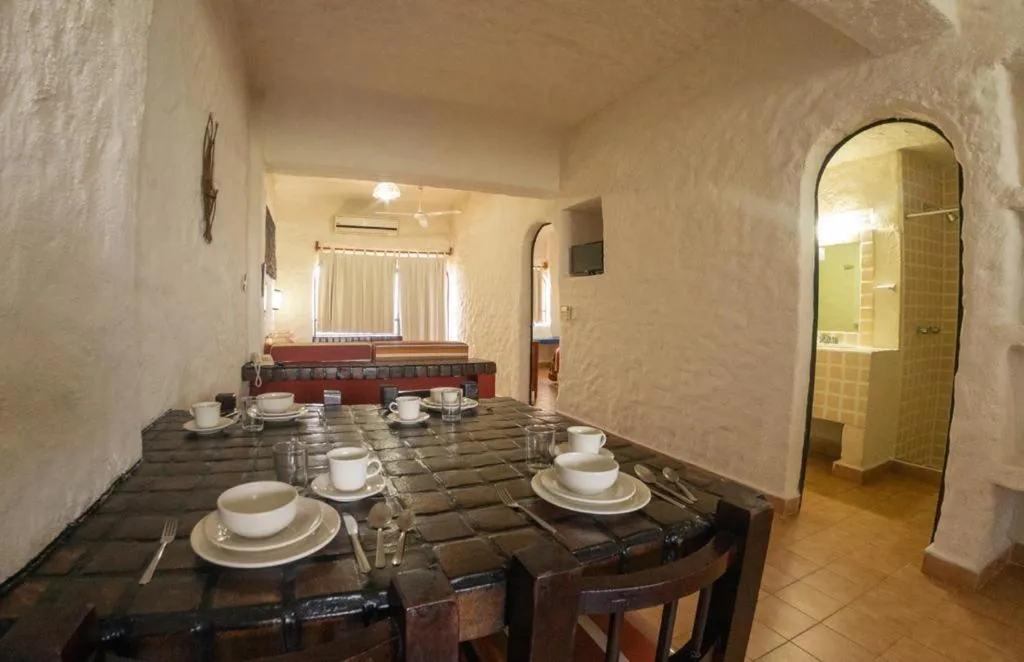 Dining area in Hotel Puerta Del Mar Ixtapa