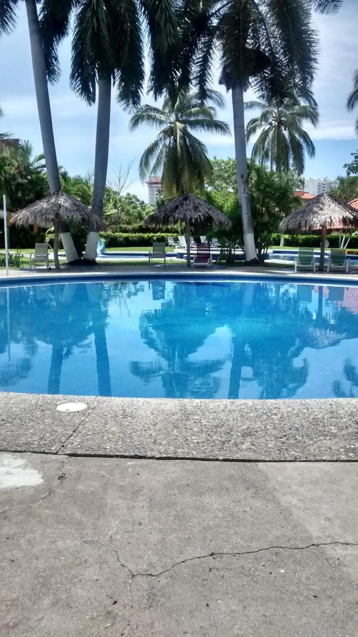 Swimming pool in Hotel Puerta Del Mar Ixtapa