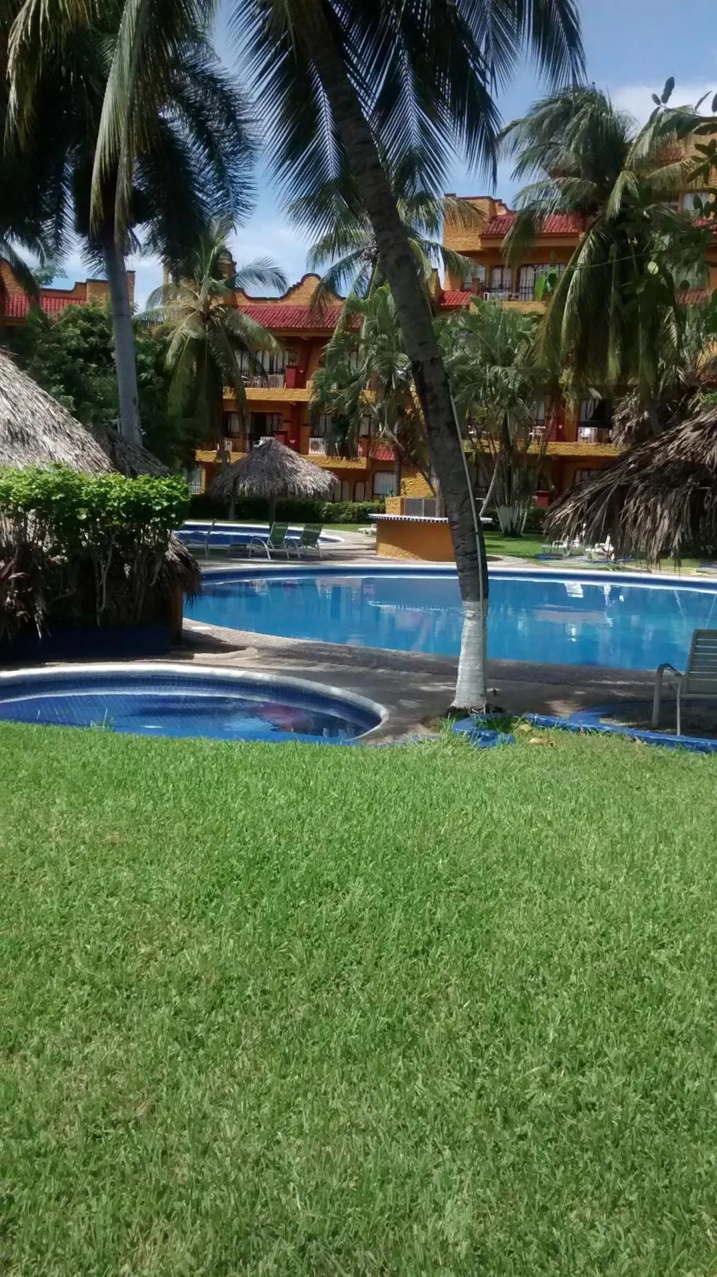 Swimming pool in Hotel Puerta Del Mar Ixtapa