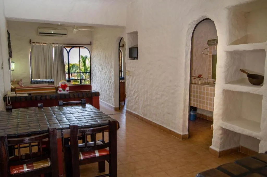 Dining area in Hotel Puerta Del Mar Ixtapa