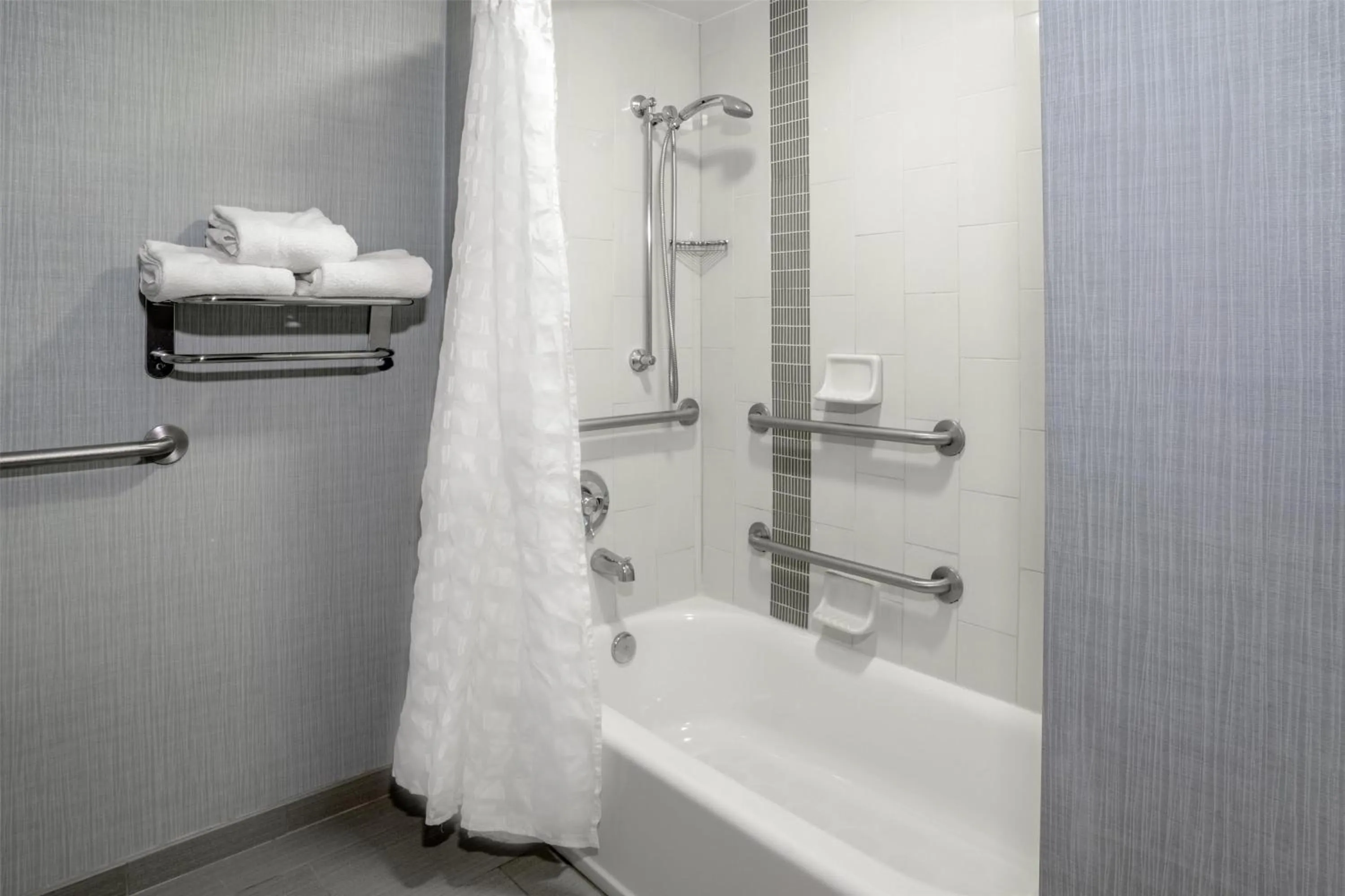 Bathroom in Hyatt Place Charlotte Airport Billy Graham Parkway