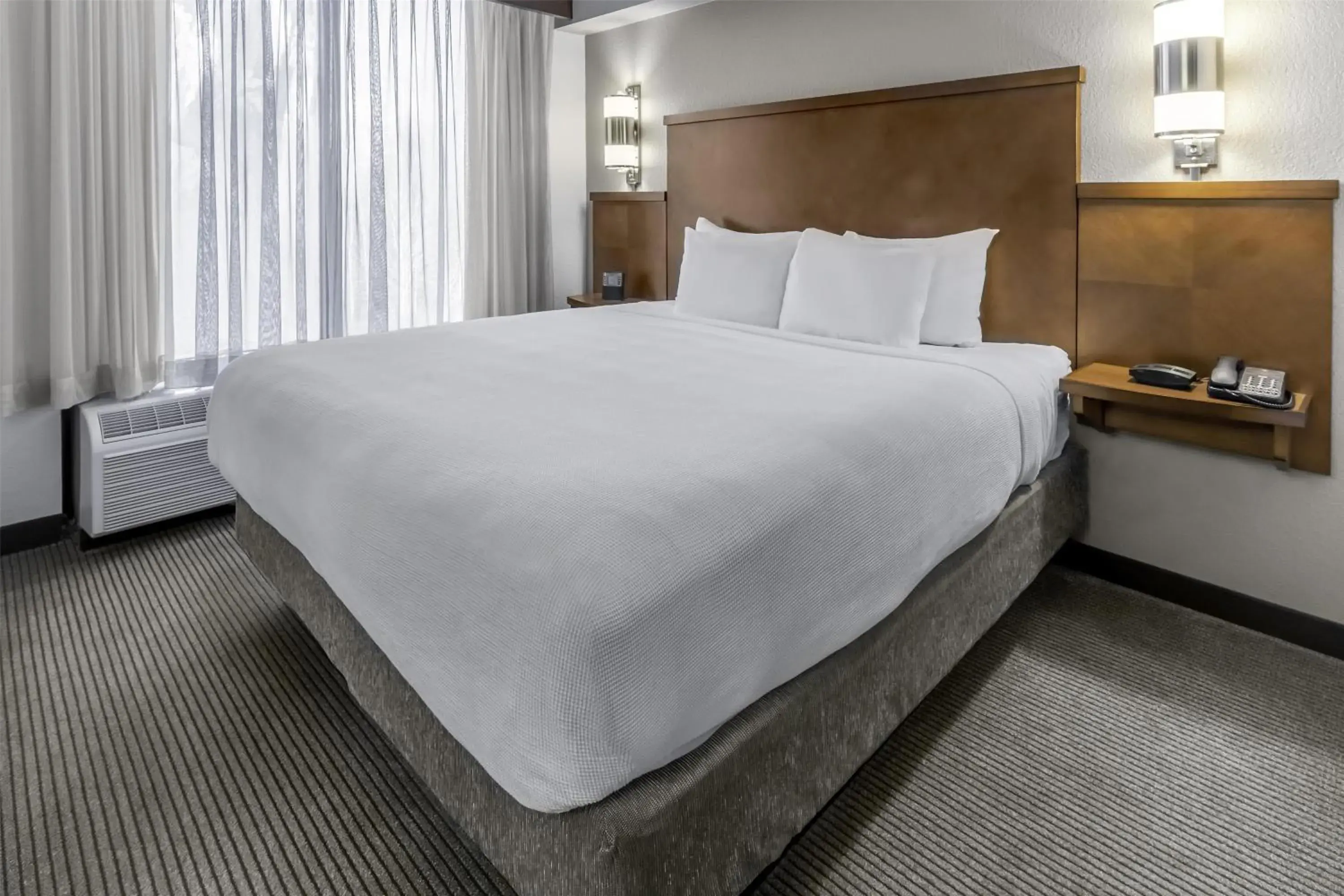 Bedroom, Bed in Hyatt Place Charlotte Airport Billy Graham Parkway Bedroom, Bed in Hyatt Place Charlotte Airport Billy Graham Parkway