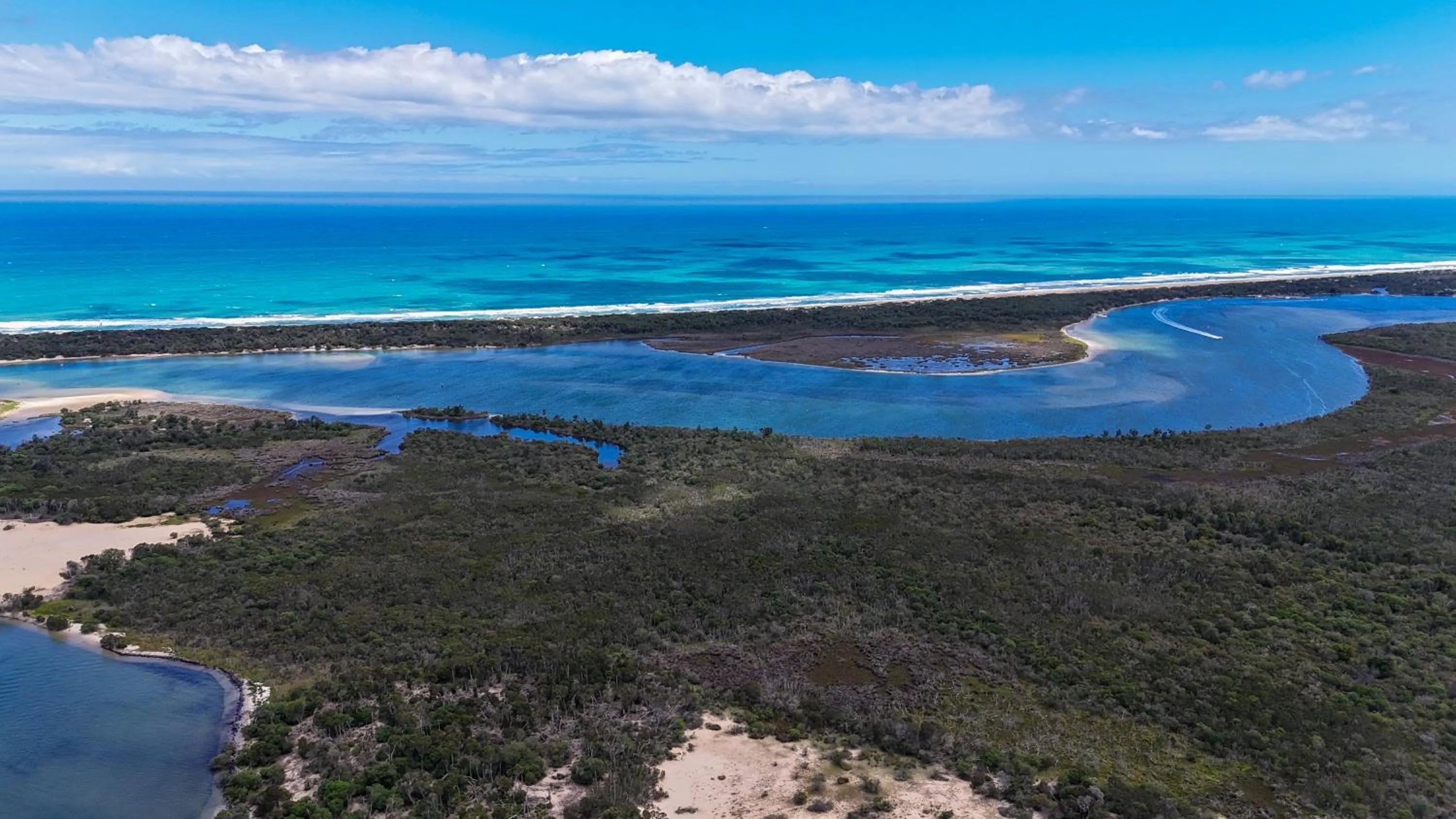 Nearby landmark in Ocean Views Motel Lakes Entrance