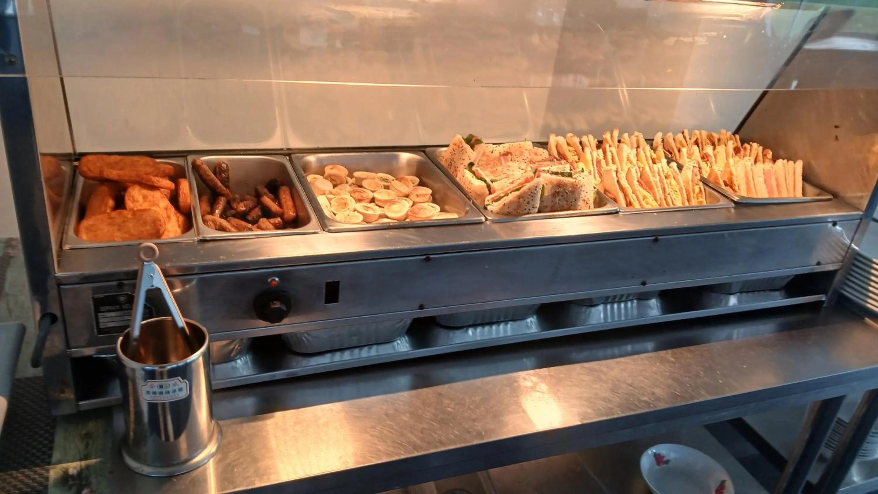 Breakfast in Ocean Views Motel Lakes Entrance