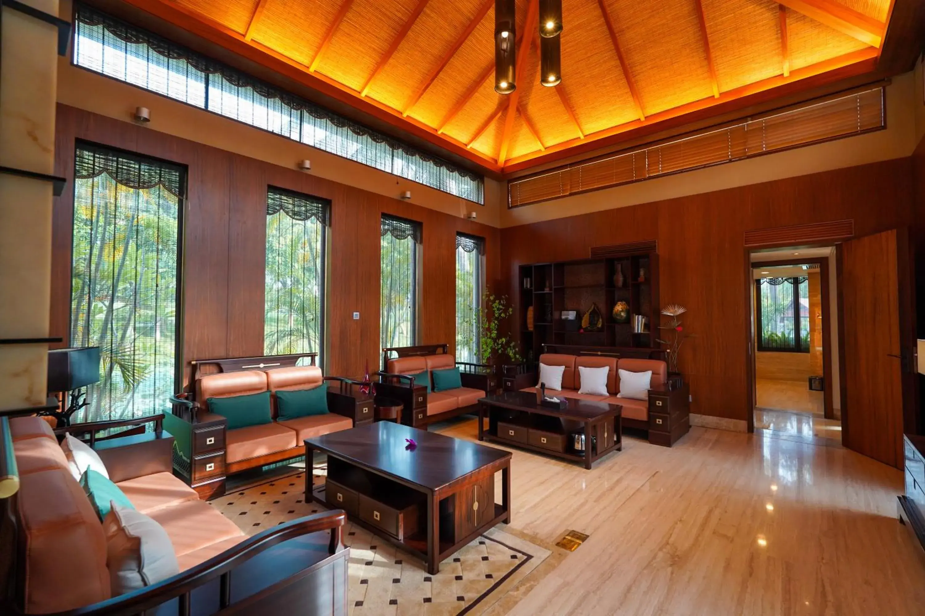 Living room in Grand Metropark Villa Resort Sanya Yalong Bay - Beach shuttle and Singer performance Living room in Grand Metropark Villa Resort Sanya Yalong Bay - Beach shuttle and Singer performance