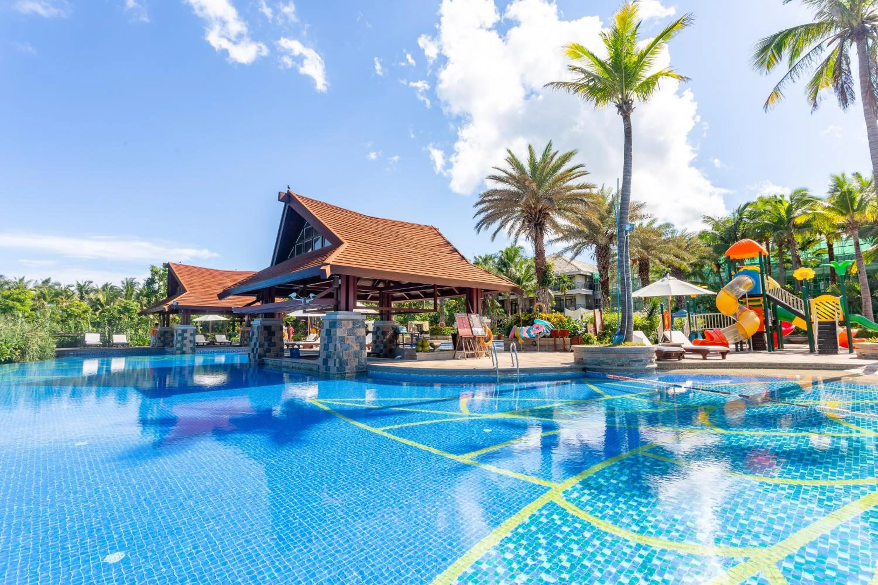 Day in Grand Metropark Villa Resort Sanya Yalong Bay