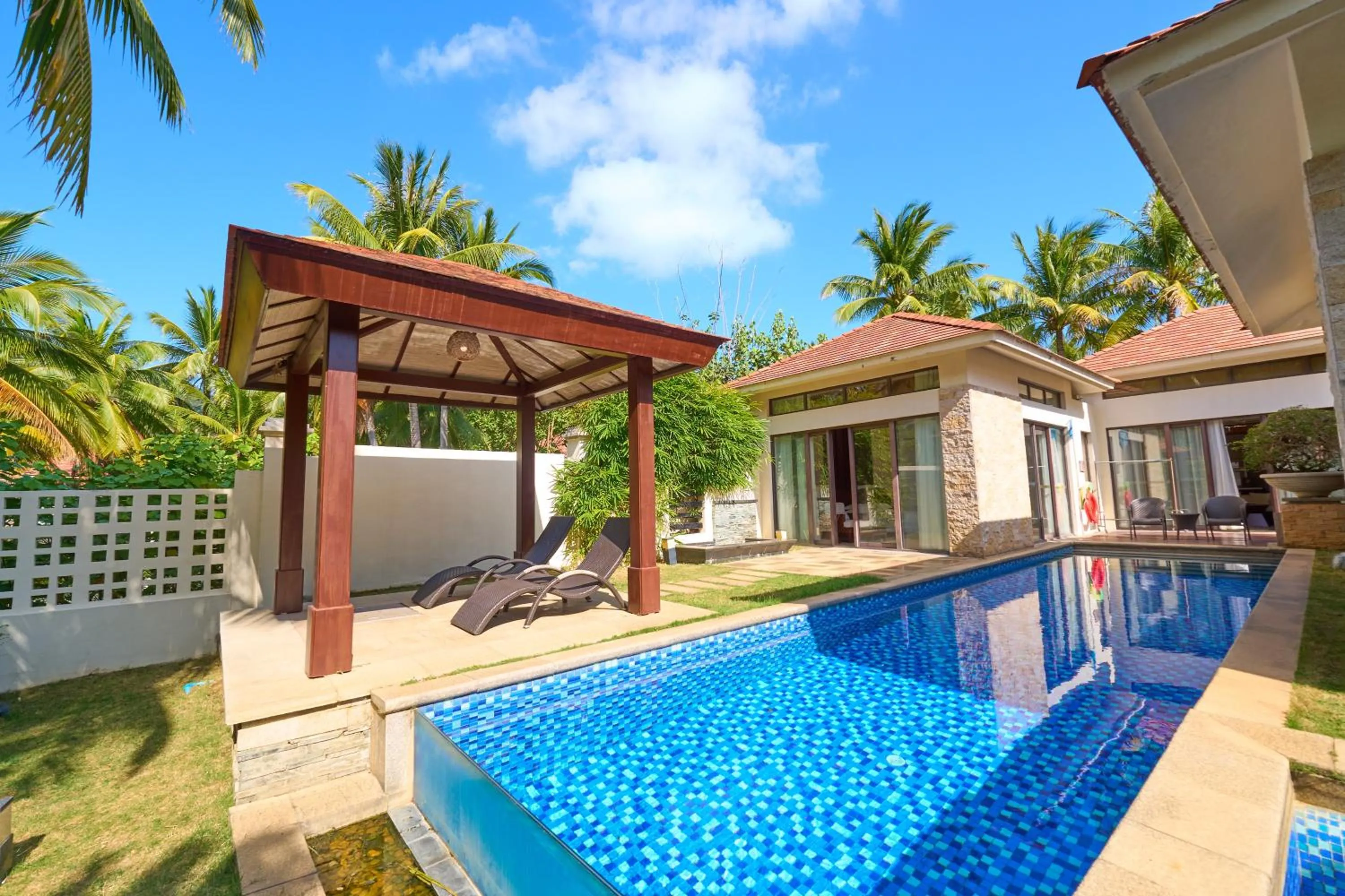 Patio in Grand Metropark Villa Resort Sanya Yalong Bay