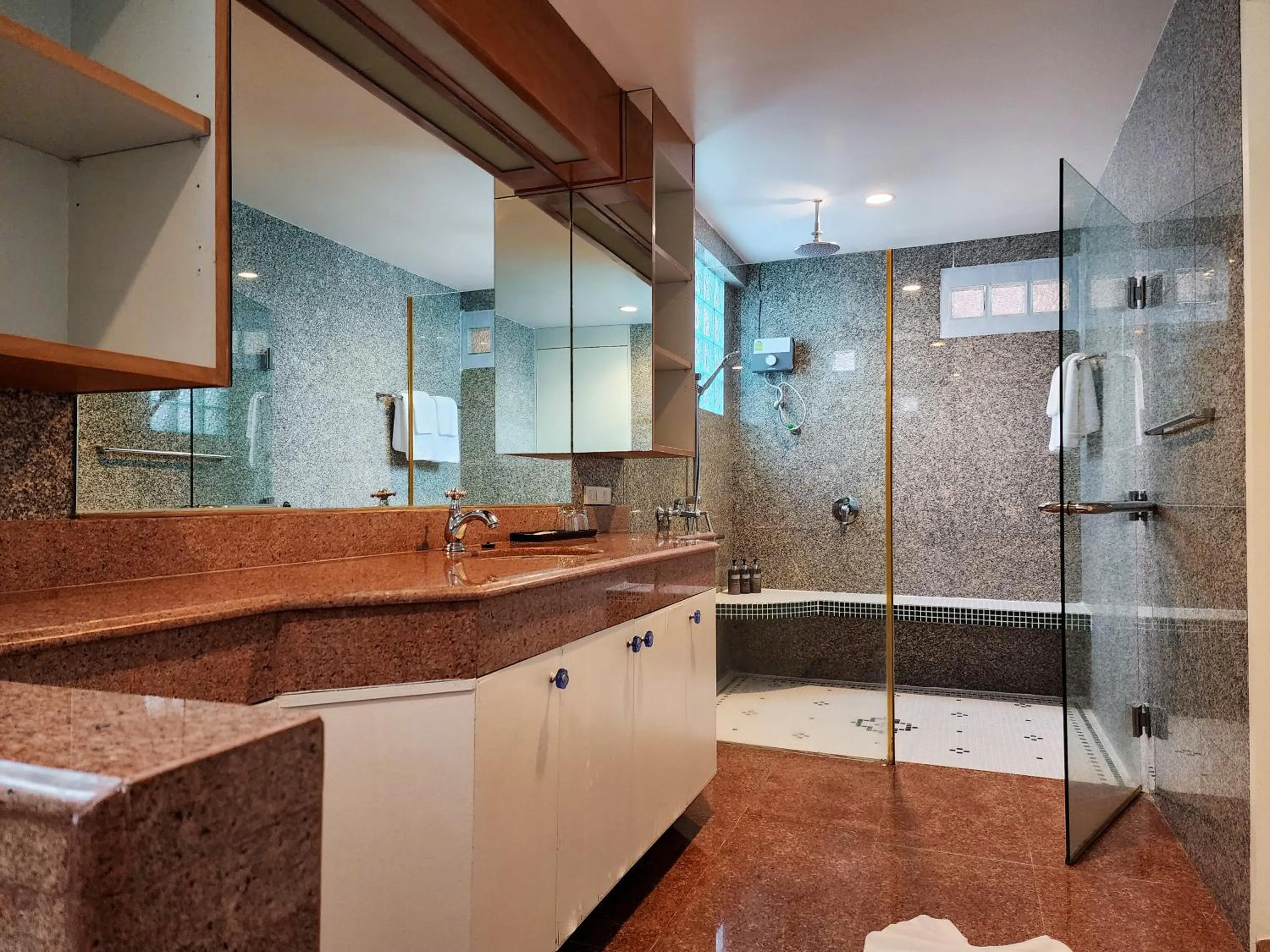 Shower in Bandara On Sea, Rayong