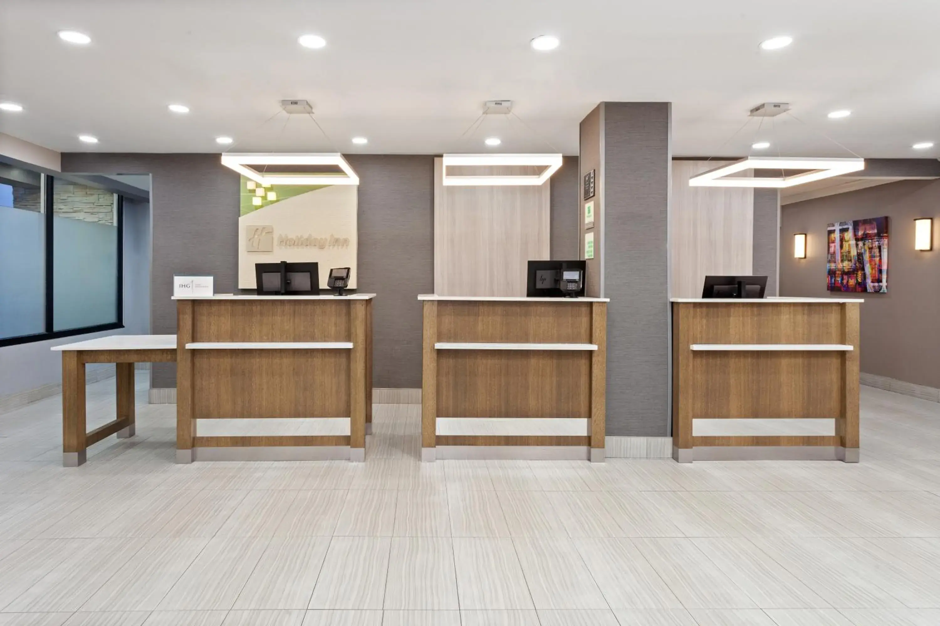 Lobby or reception in Holiday Inn Chicago/Oak Brook by IHG Lobby or reception in Holiday Inn Chicago/Oak Brook by IHG