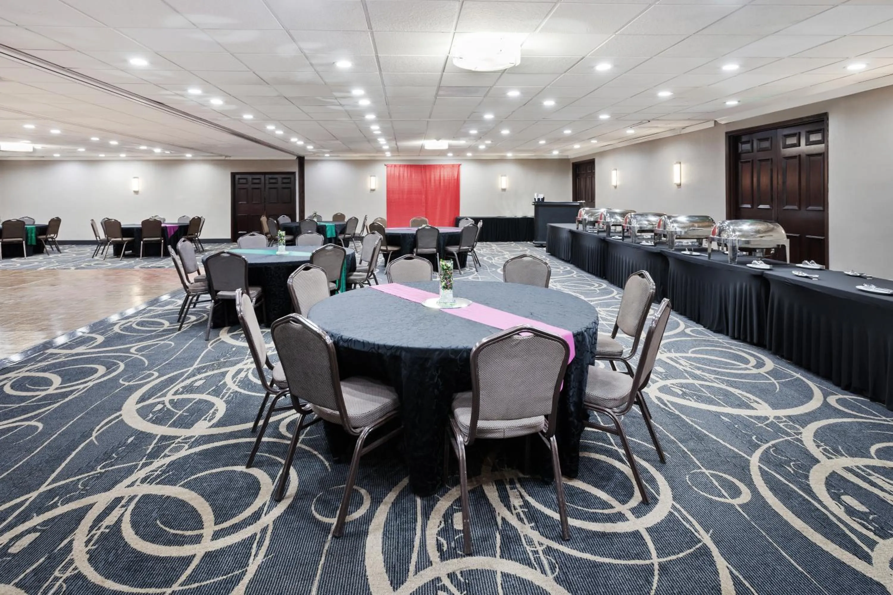 Holiday Inn Chicago/Oak Brook by IHG