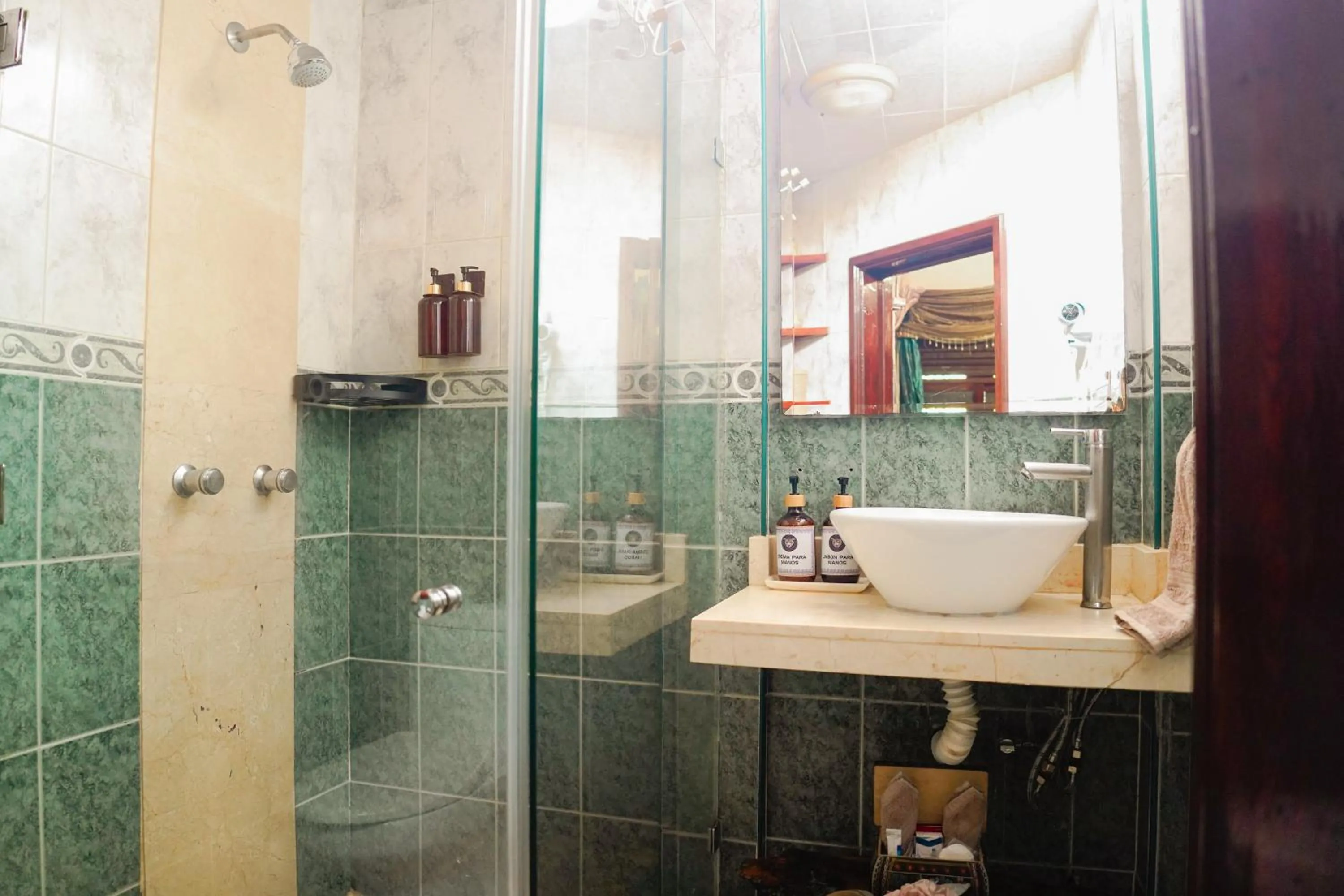Shower in Casa Jaguar Hotel & Boutique