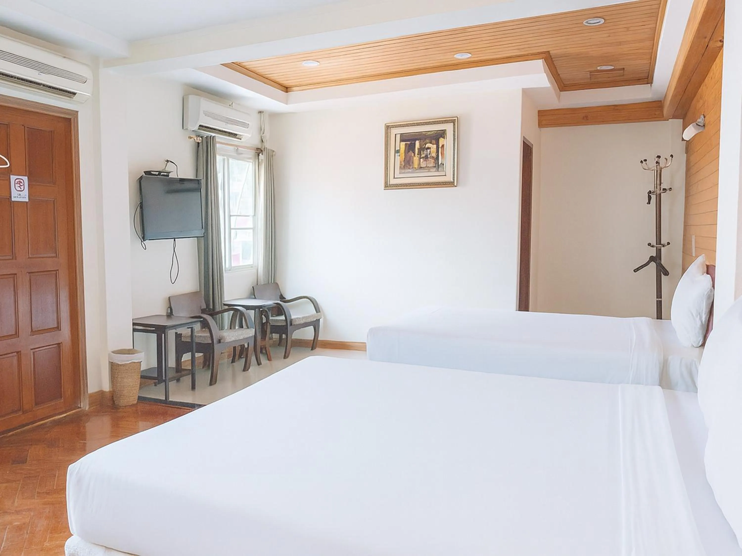 Photo of the whole room, Bed in Maekhong Delta Boutique Hotel