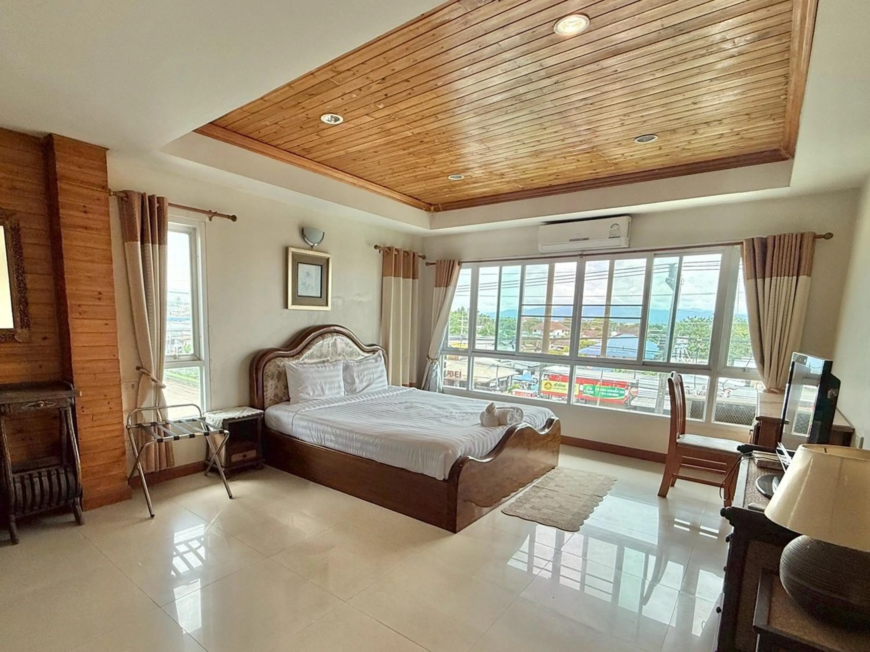 Photo of the whole room, Bed in Maekhong Delta Boutique Hotel