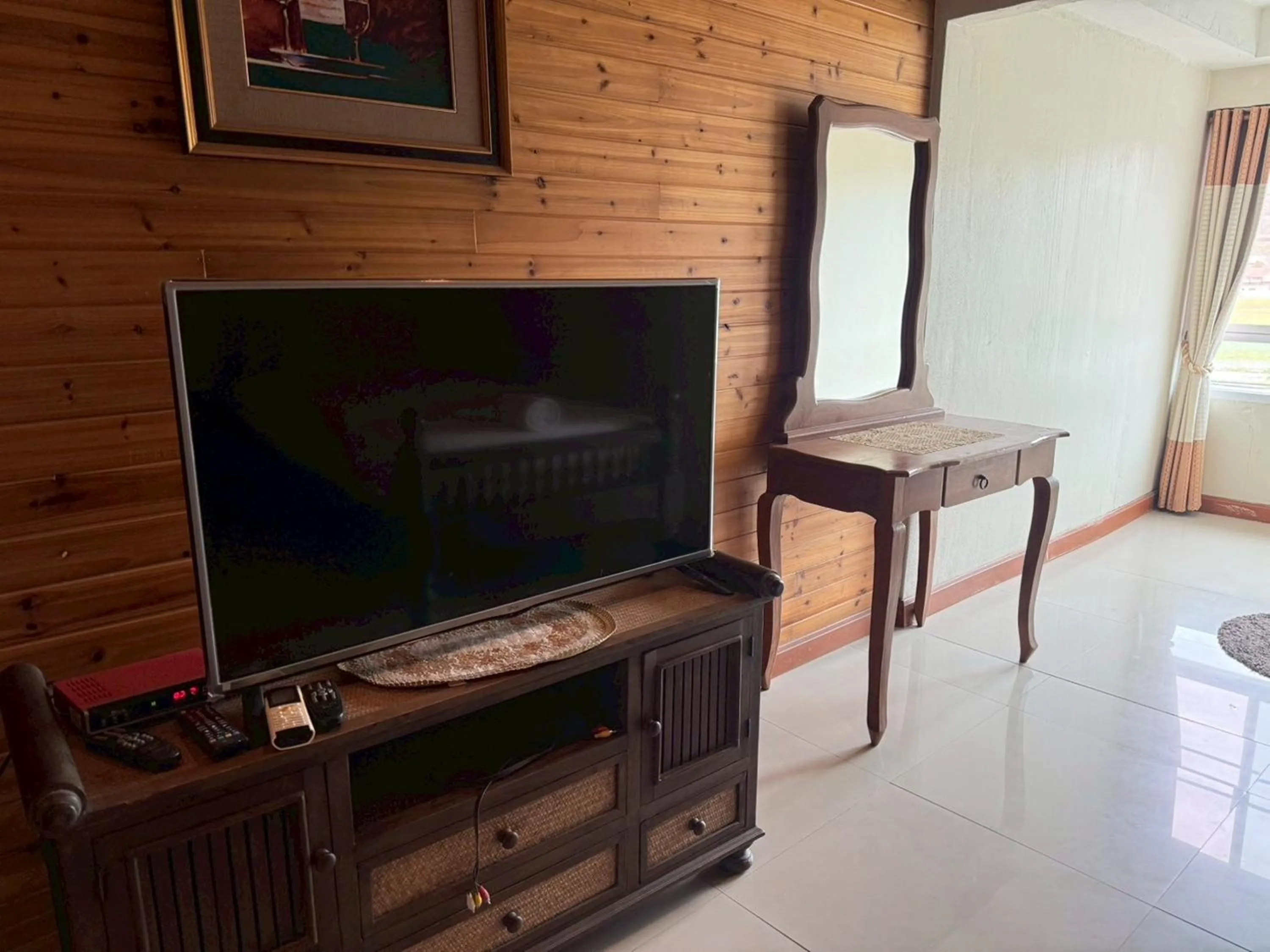 TV and multimedia in Maekhong Delta Boutique Hotel