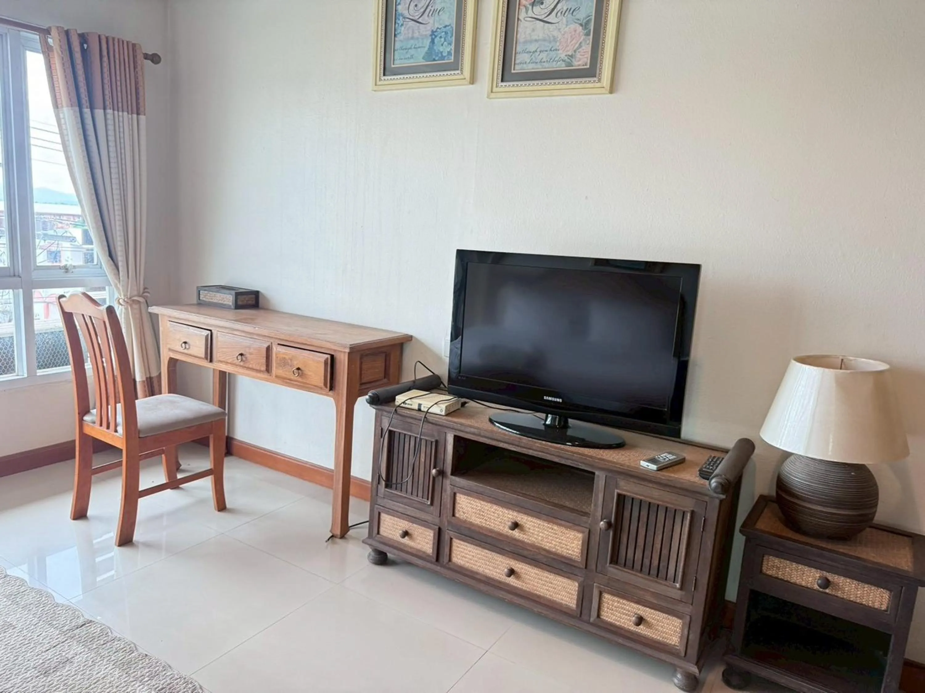 TV and multimedia in Maekhong Delta Boutique Hotel