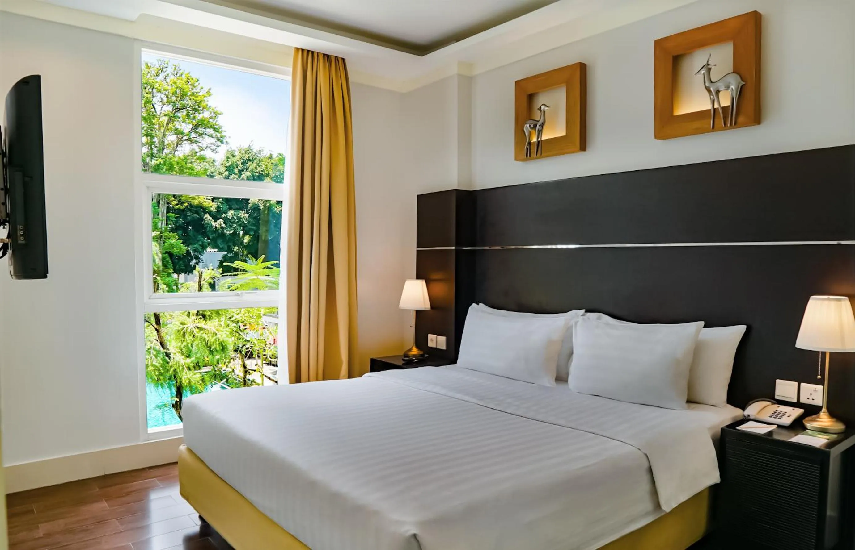 Bed in Aston Bogor Hotel and Resort