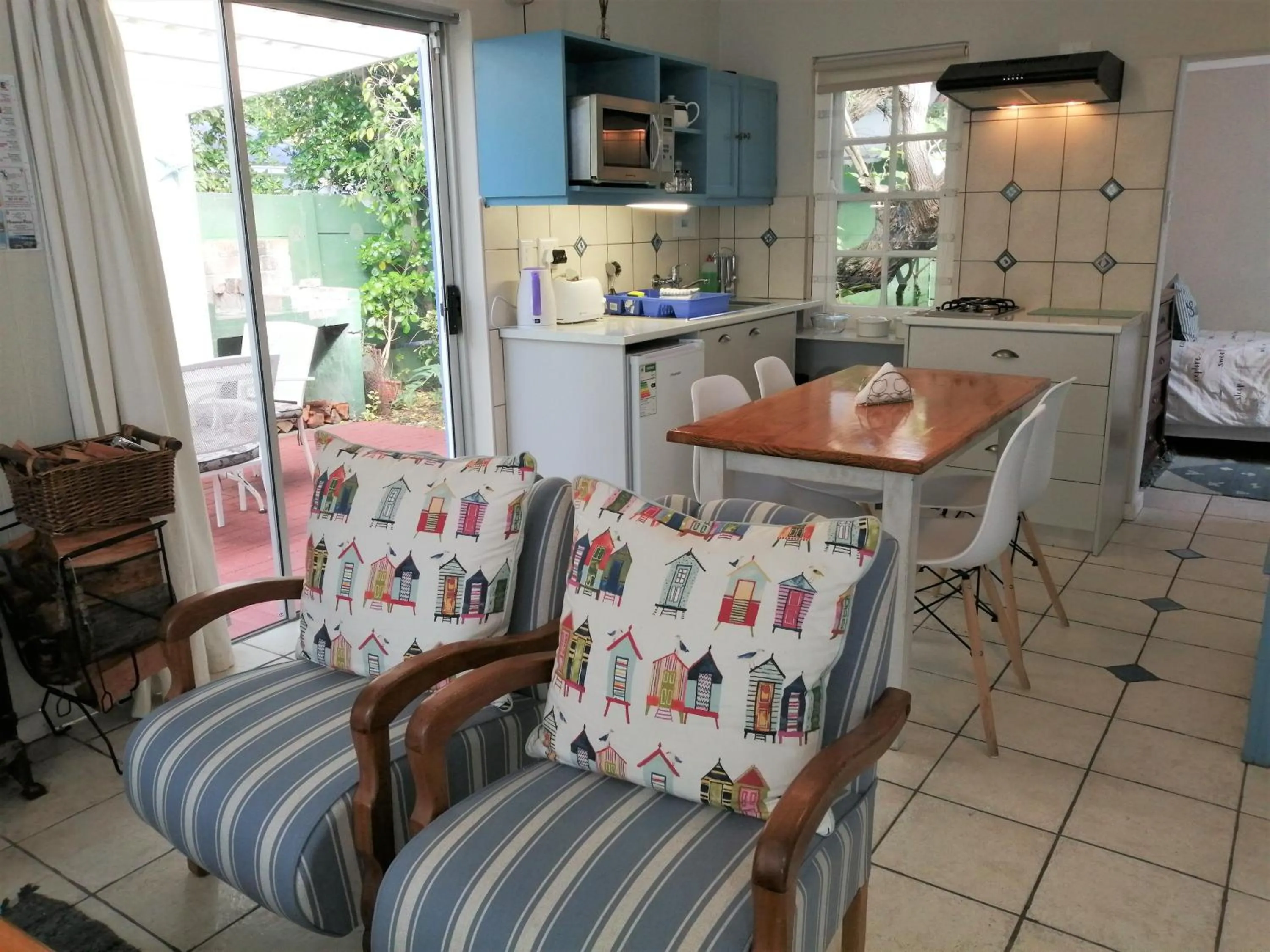Patio in Eastbury Cottage