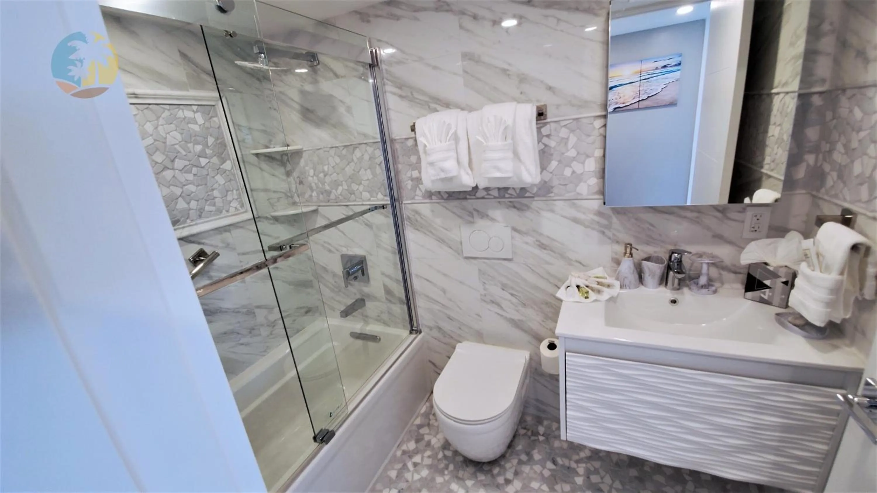 Shower in Luxury Beach Resort - HORA RENTALS