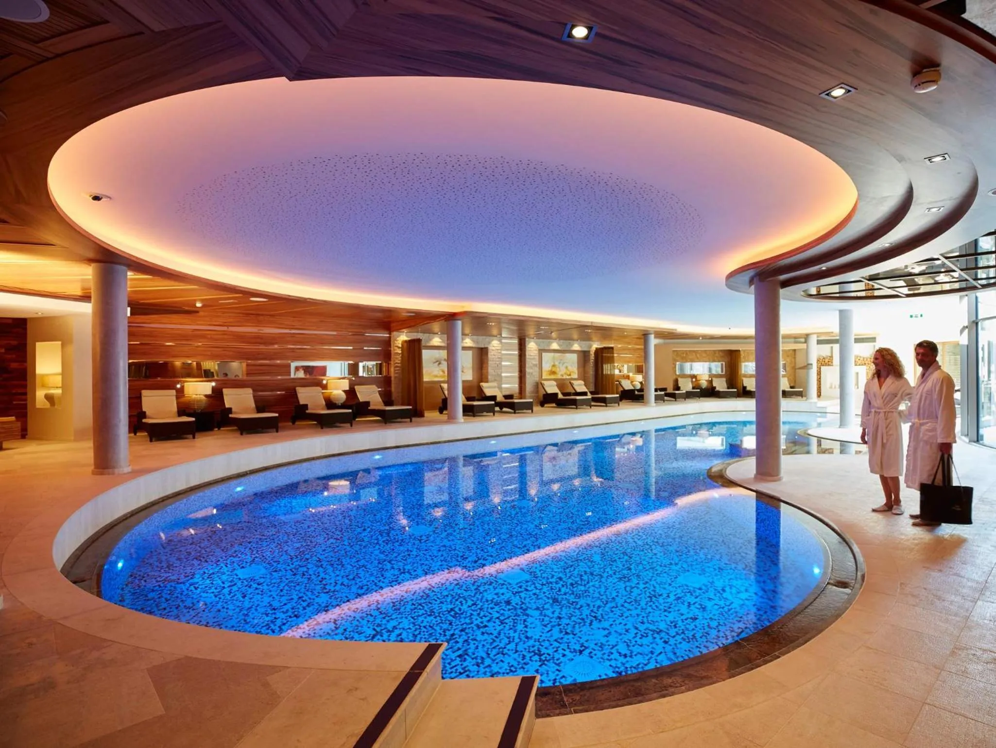 Swimming pool in Hotel Auriga