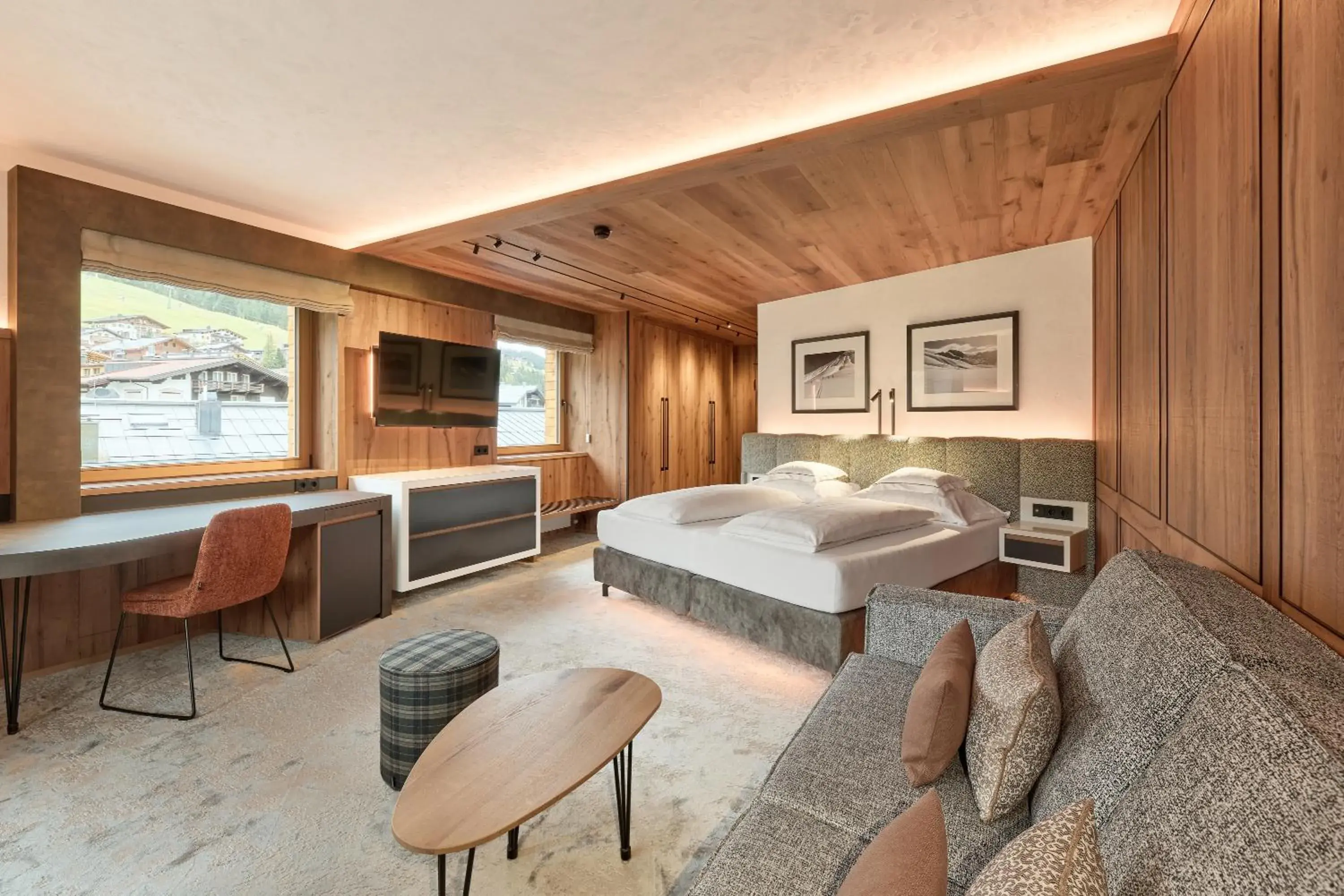 Corner Suite in Hotel Auriga Corner Suite in Hotel Auriga