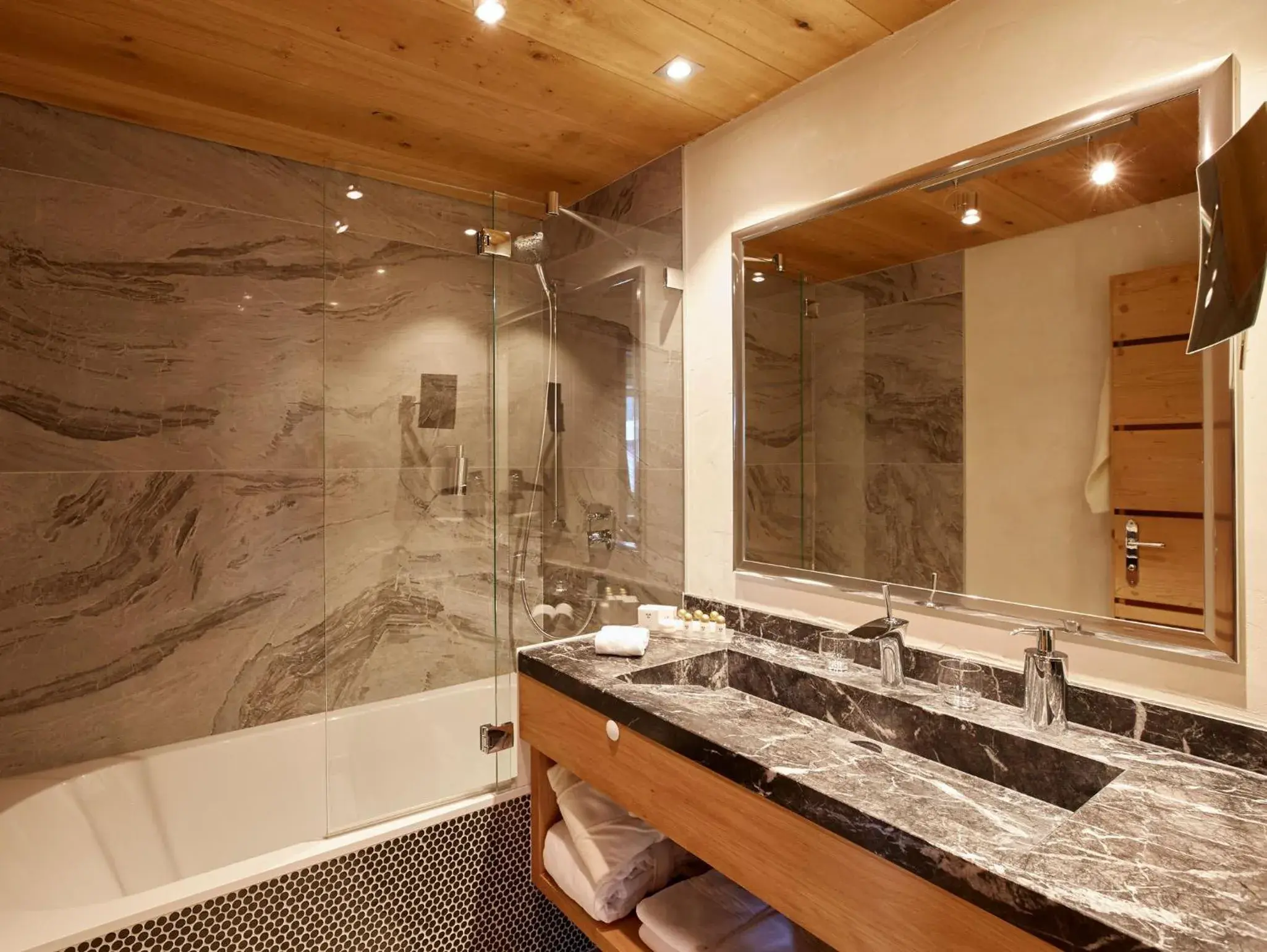 Double Room in Hotel Auriga Double Room in Hotel Auriga