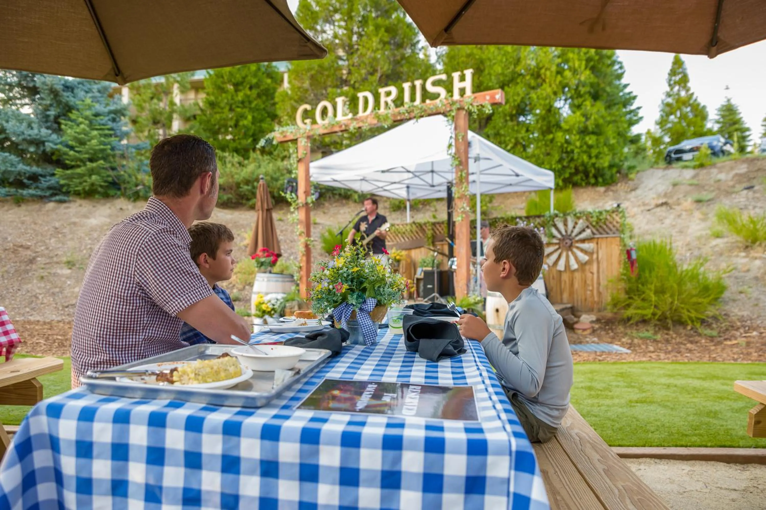 Restaurant/places to eat in Tenaya at Yosemite