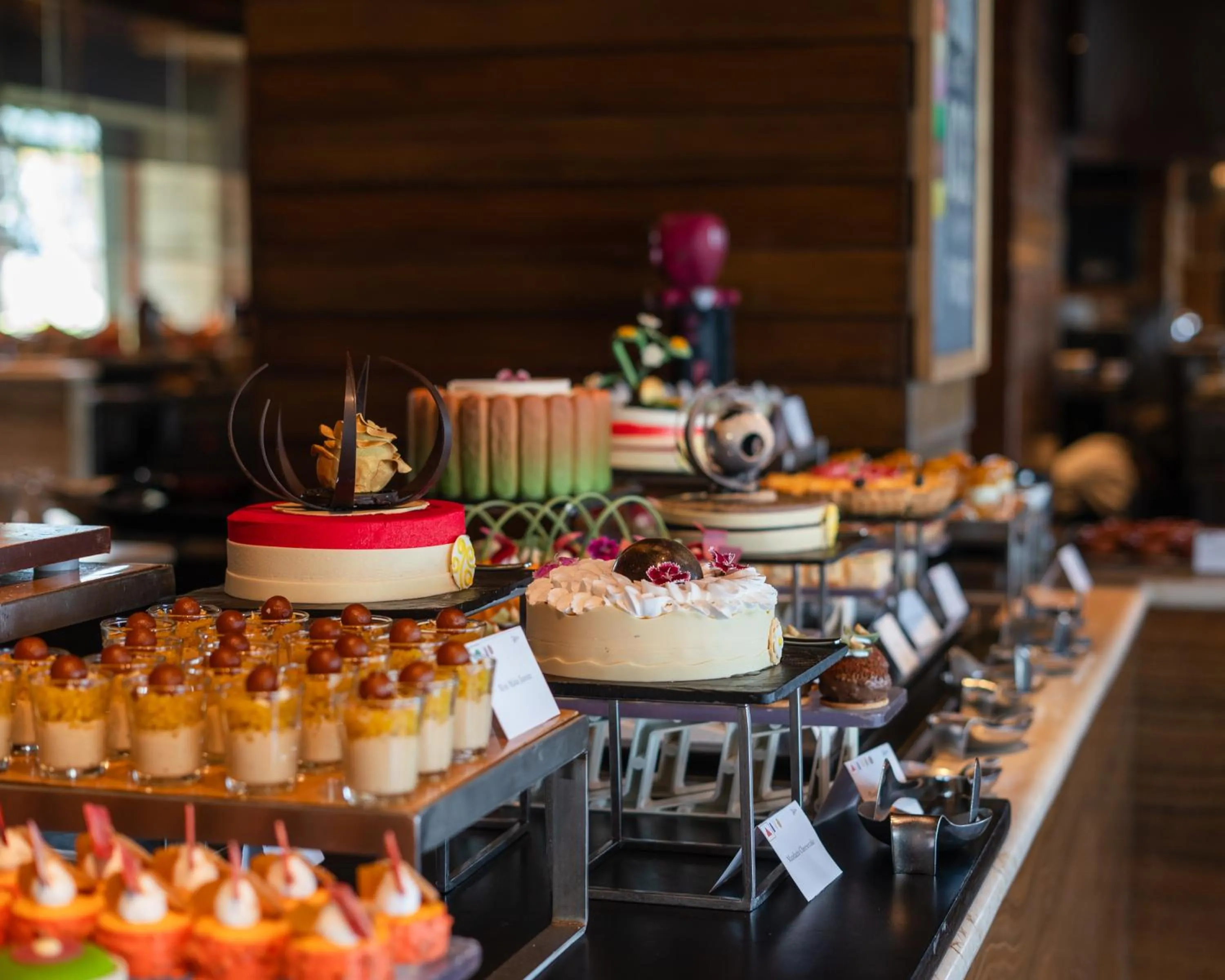 Restaurant/places to eat in Hilton Chennai