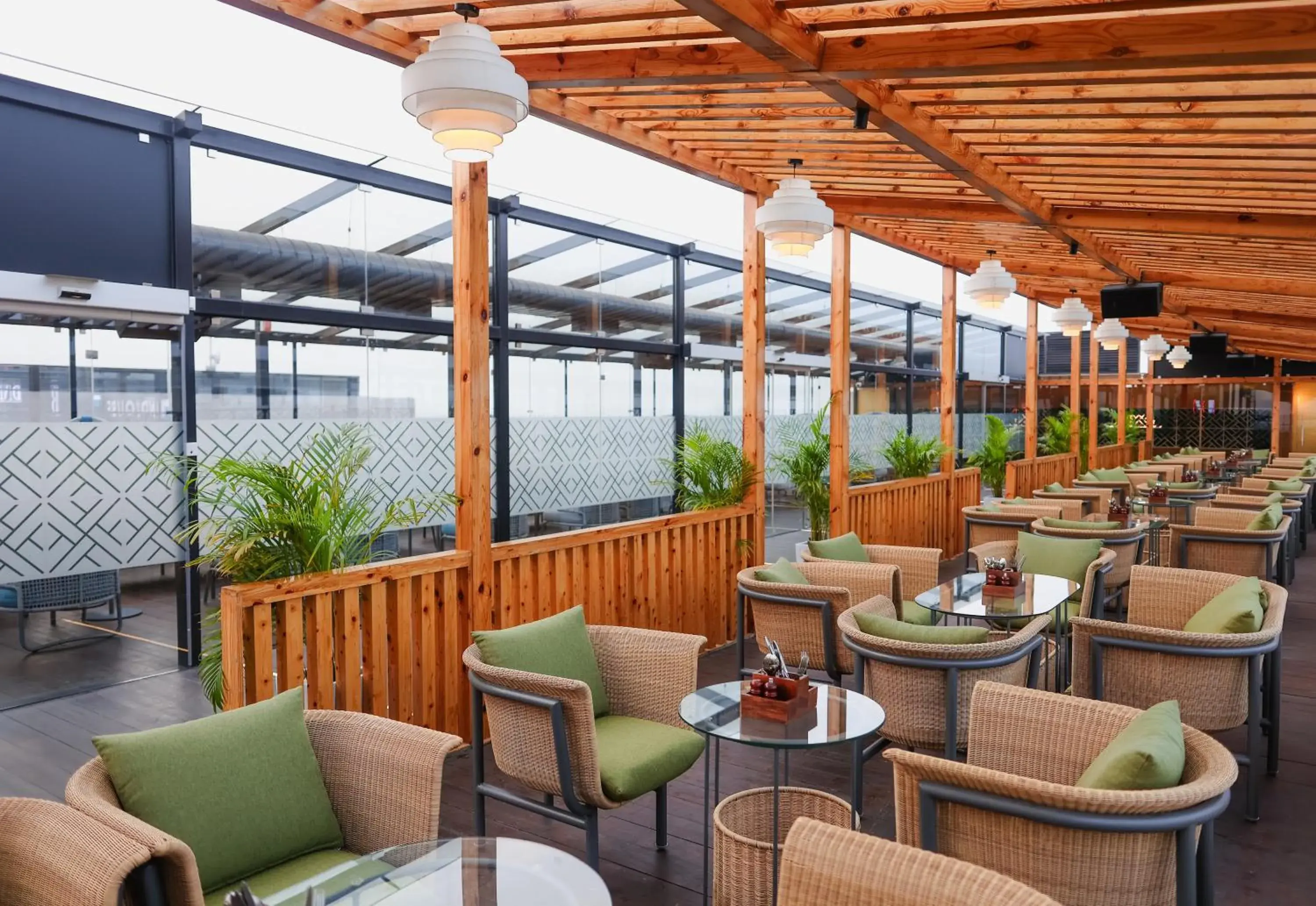 Restaurant/places to eat in Hilton Chennai Restaurant/places to eat in Hilton Chennai