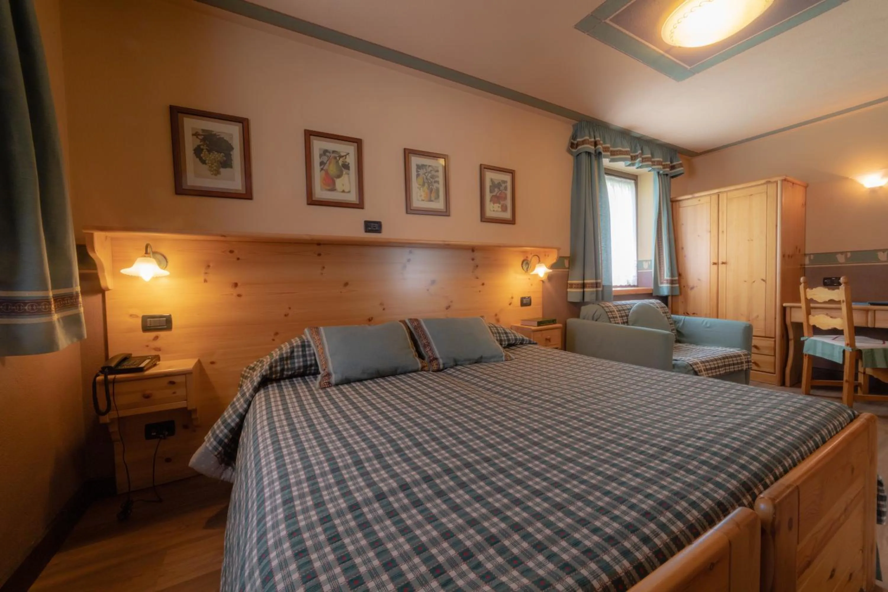 Facility for disabled guests, Bed in Hotel Della Nouva