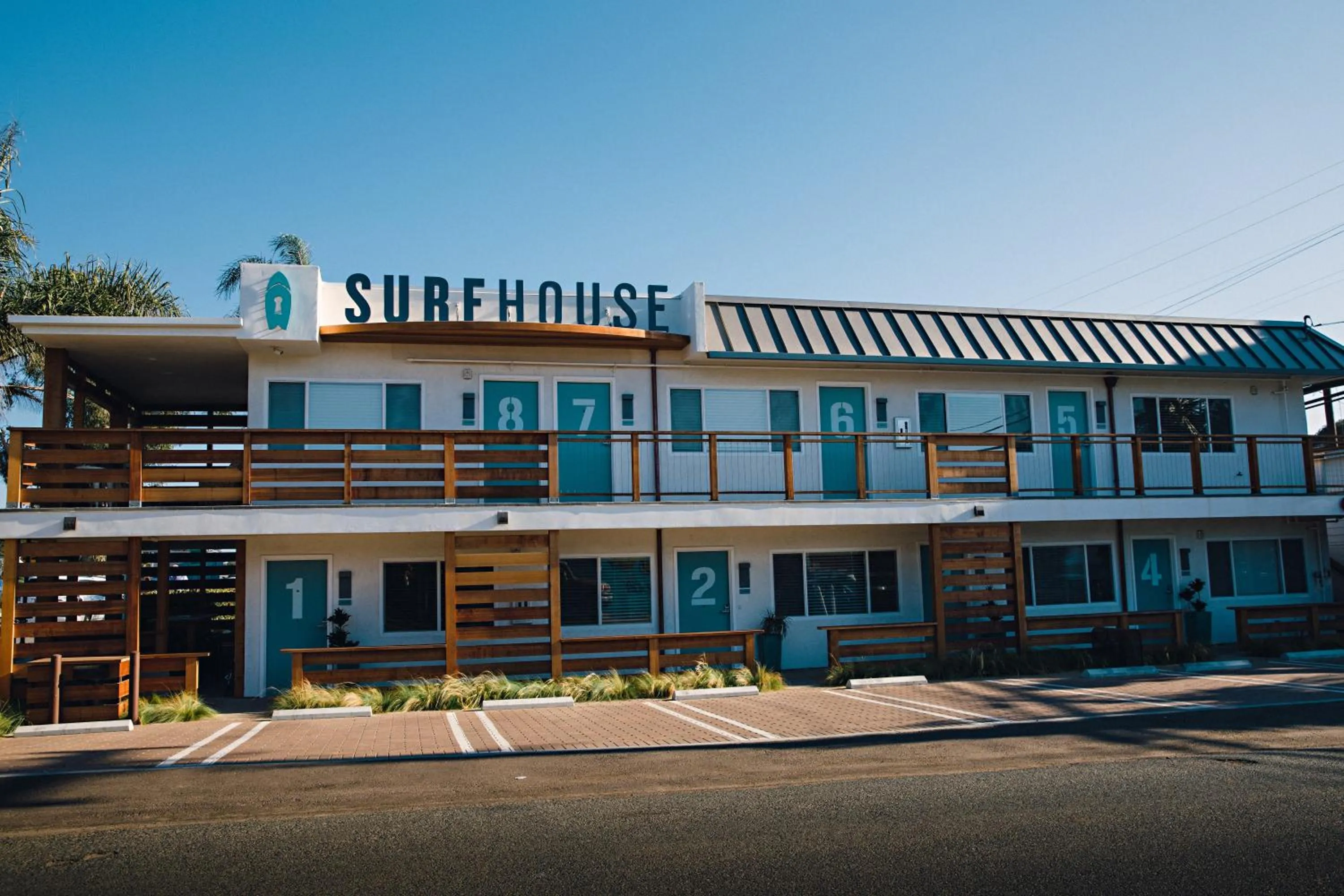 Facade/entrance in Surfhouse