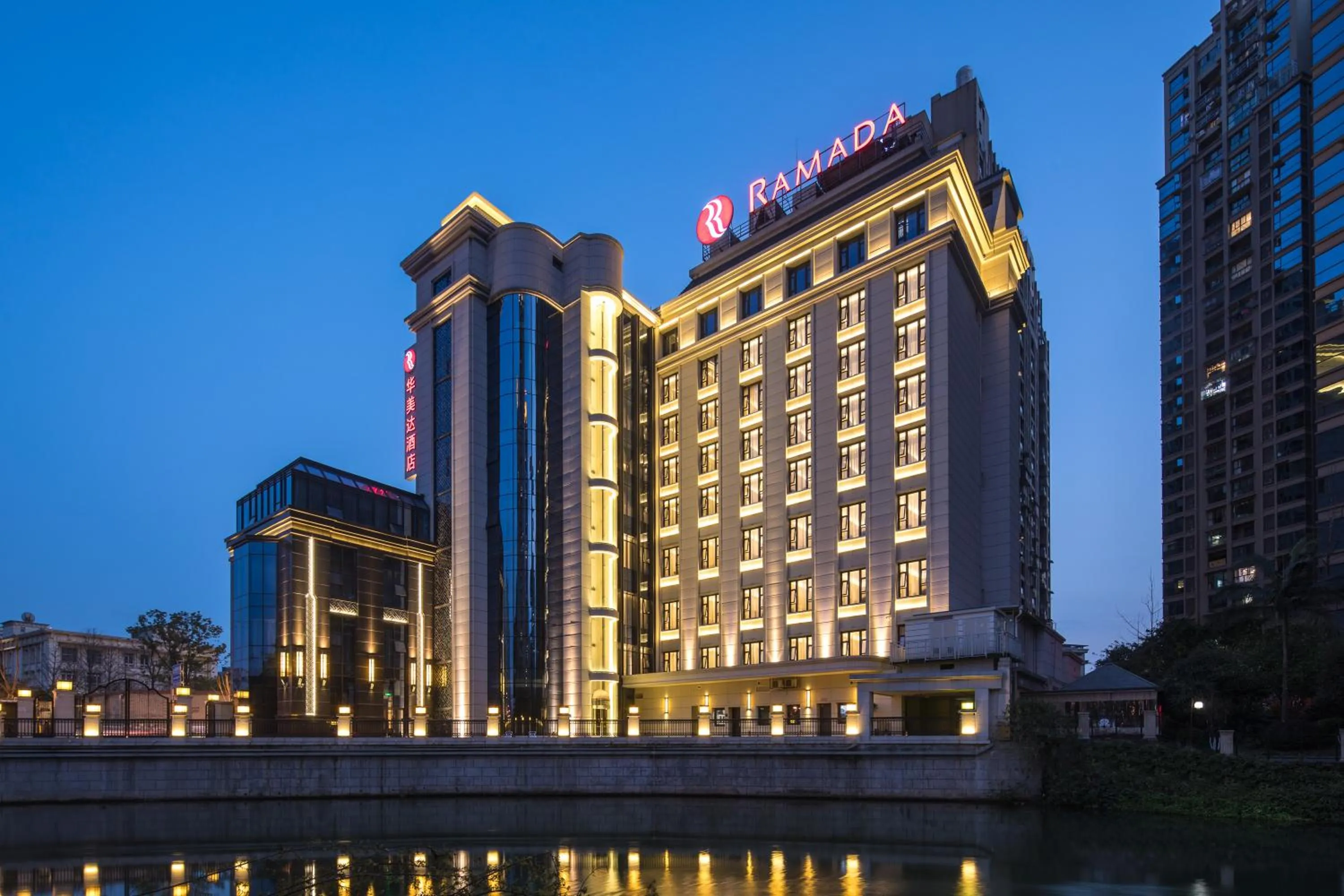 Property building in Leshan Ramada Hotel