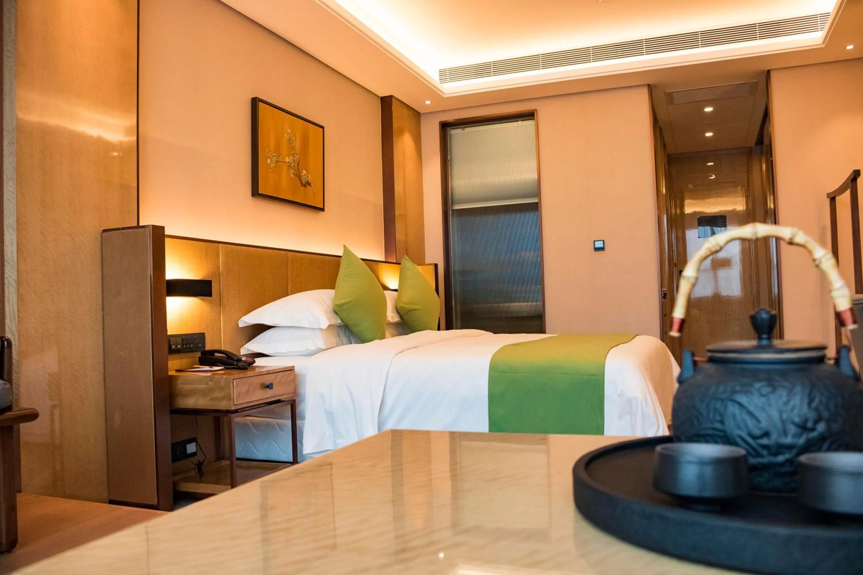 Photo of the whole room, Bed in Leshan Ramada Hotel