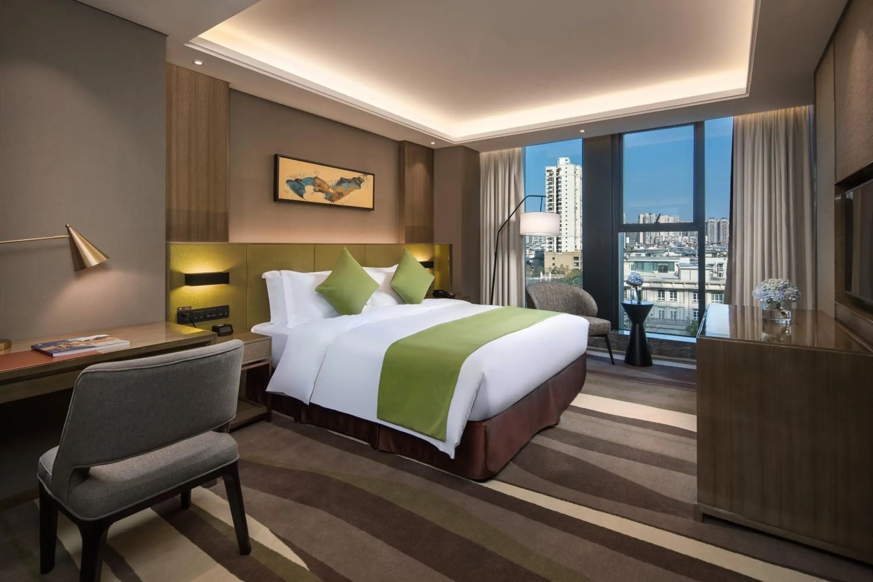 Superior Double Room - Smoking in Leshan Ramada Hotel Superior Double Room - Smoking in Leshan Ramada Hotel