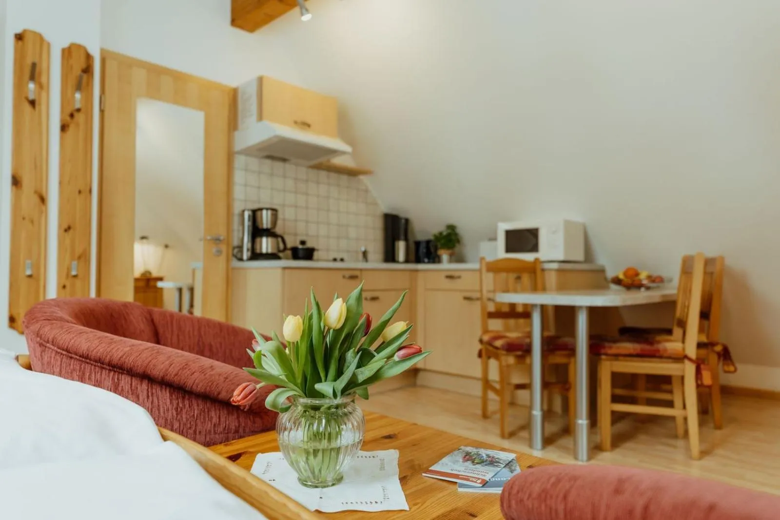 Coffee/tea facilities, Bed in Schwarzwald-Hotel Kraeutle