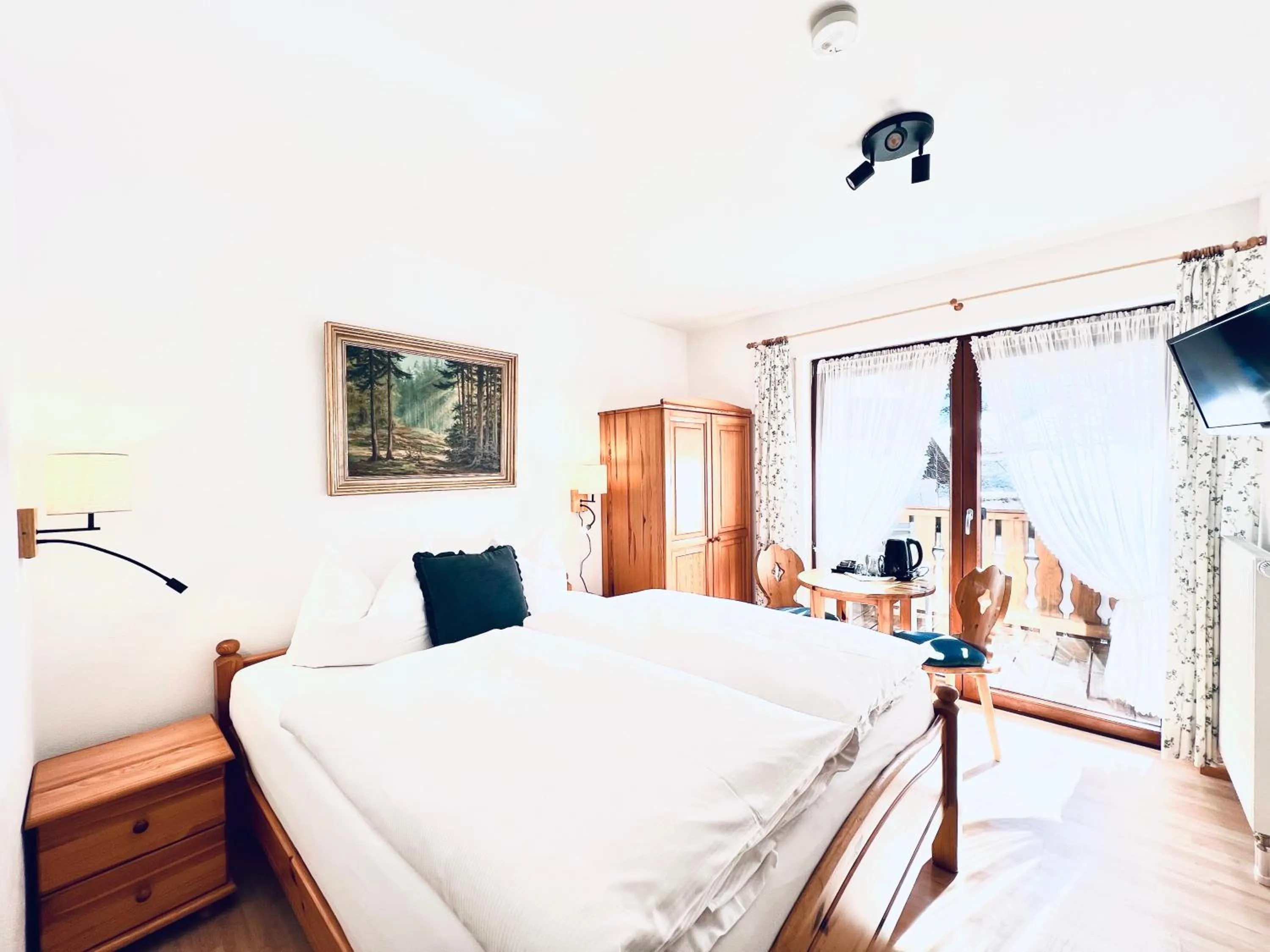 Bed in Schwarzwald-Hotel Kraeutle