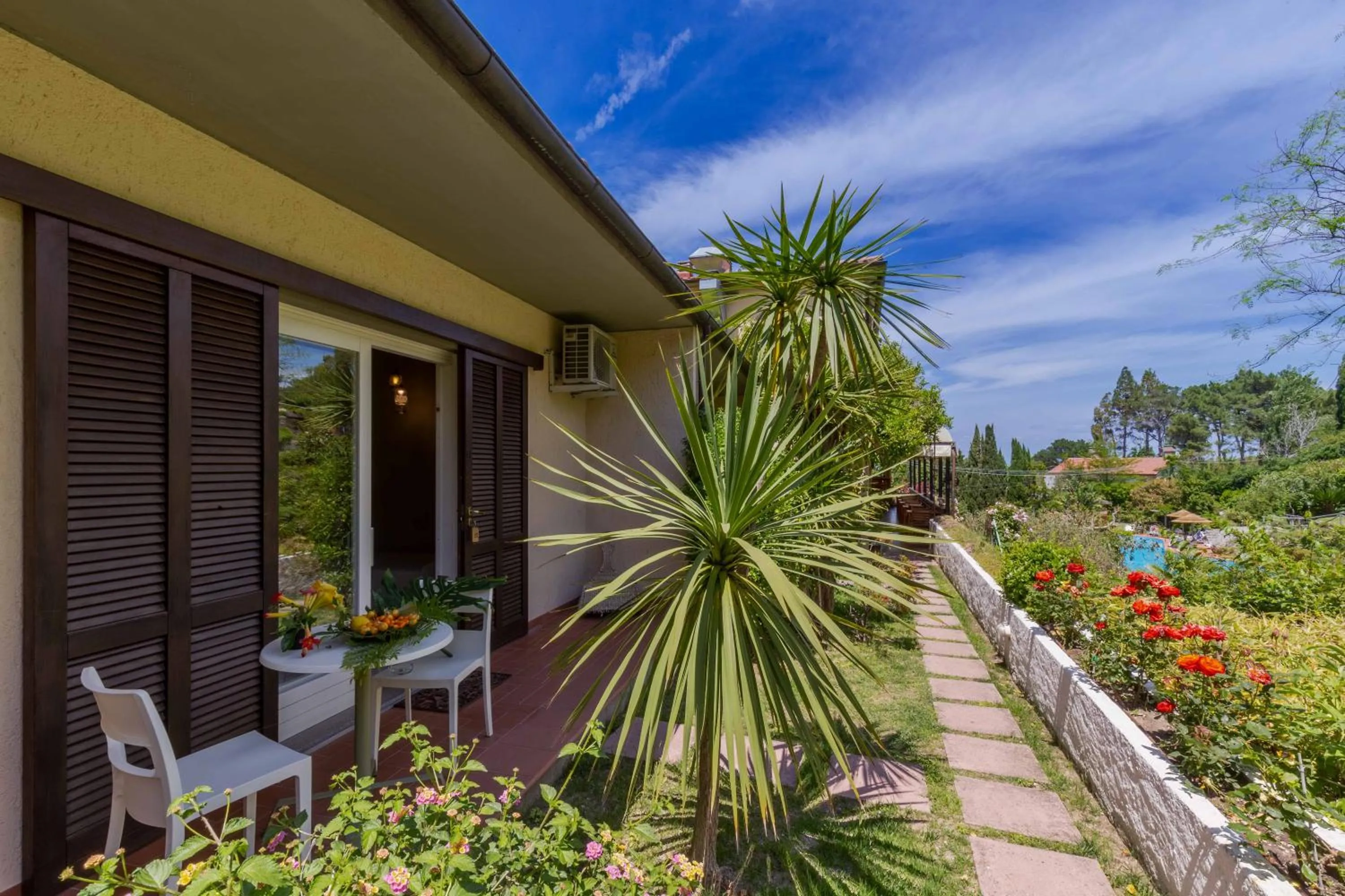 Patio in Hotel Cernia Isola Botanica