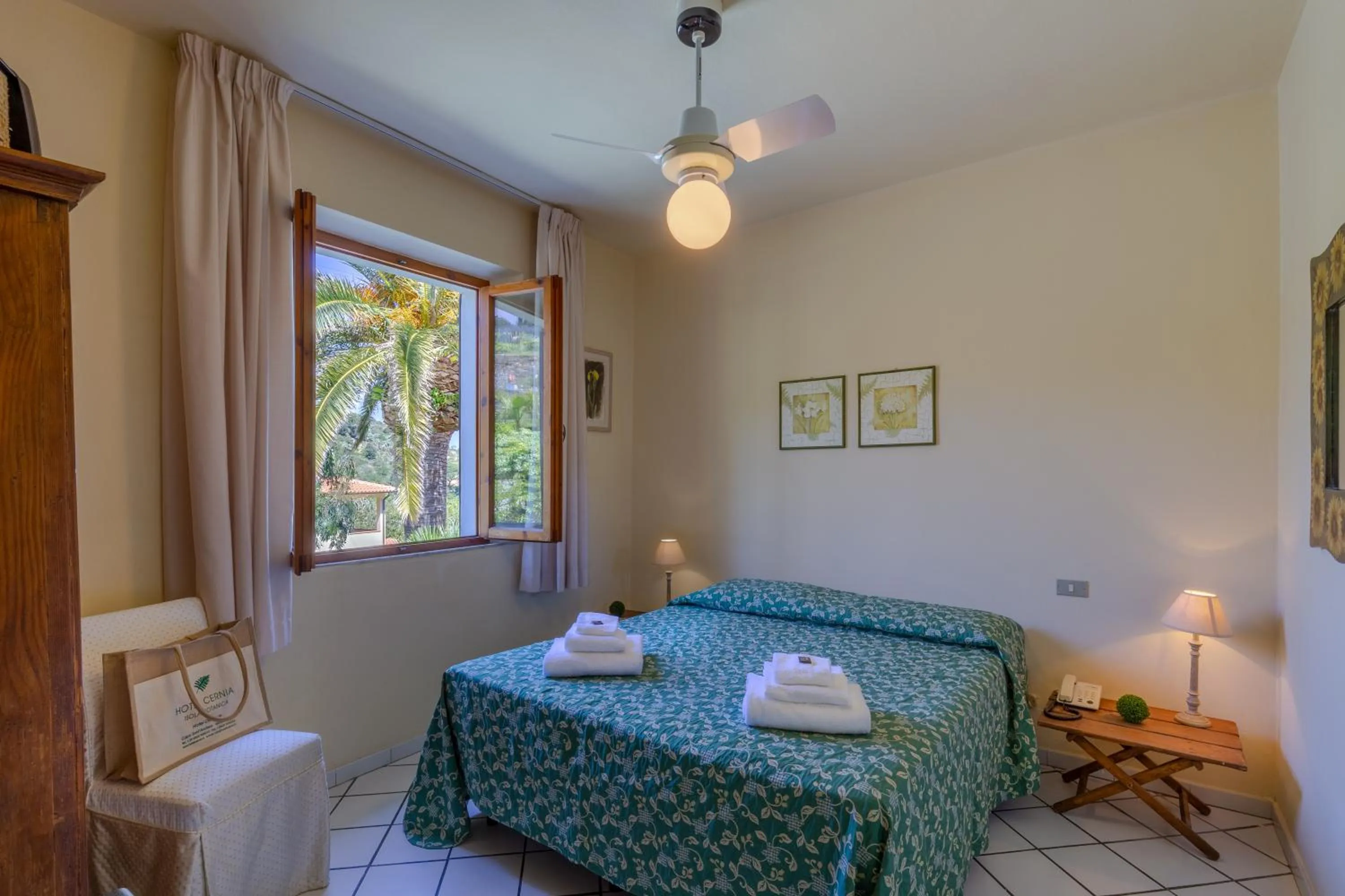 Photo of the whole room, Bed in Hotel Cernia Isola Botanica