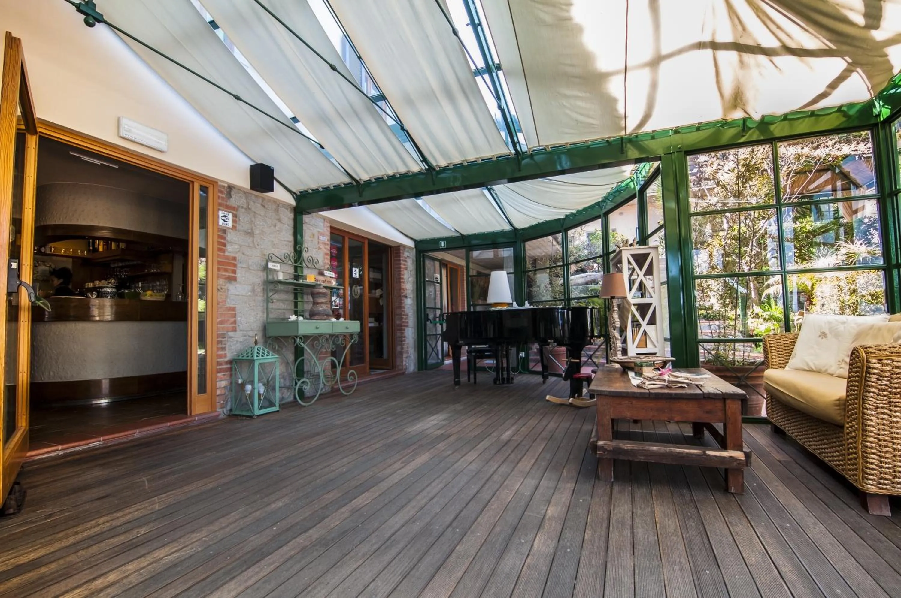 Lounge or bar in Hotel Cernia Isola Botanica