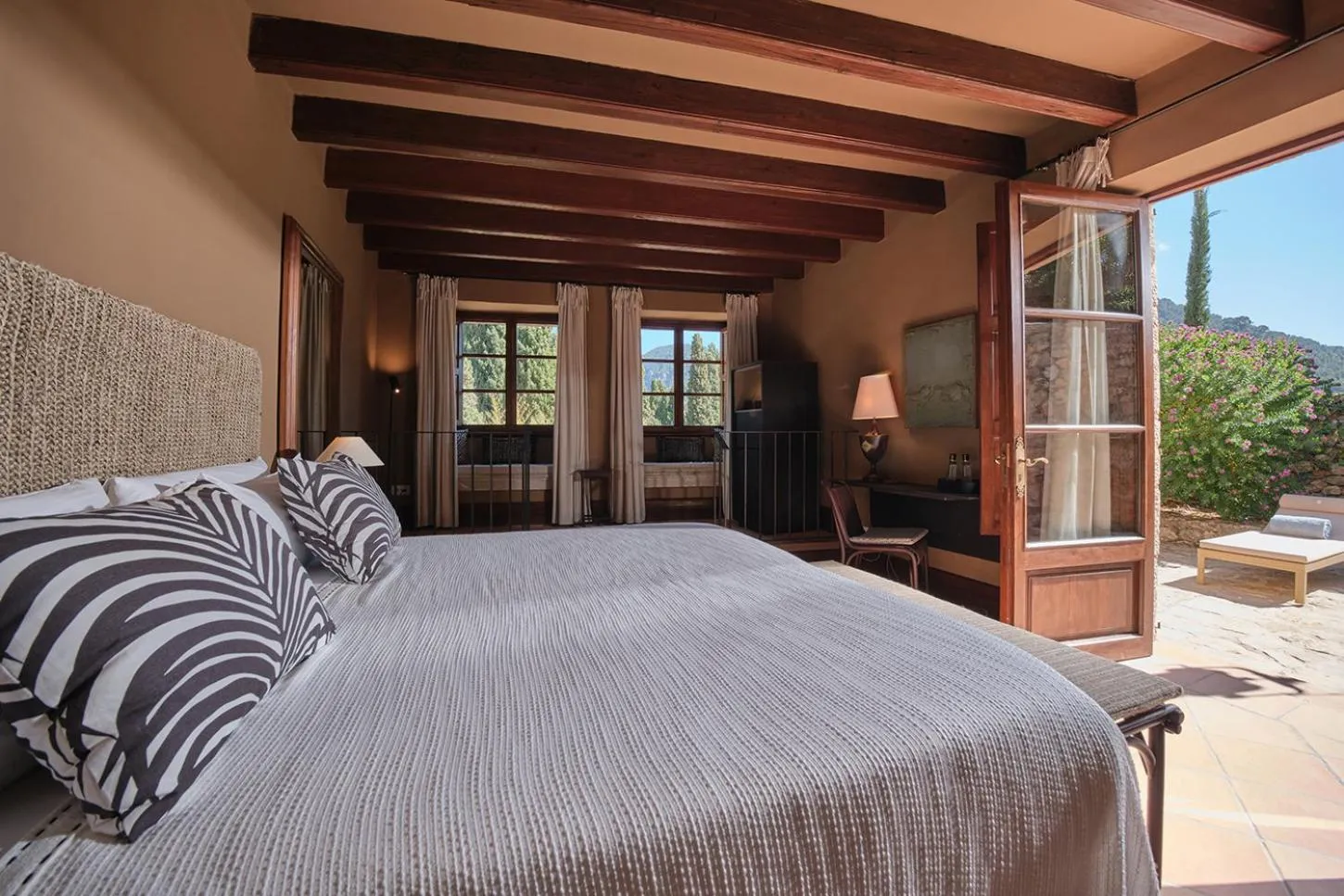 Bedroom, Bed in Valldemossa Hotel