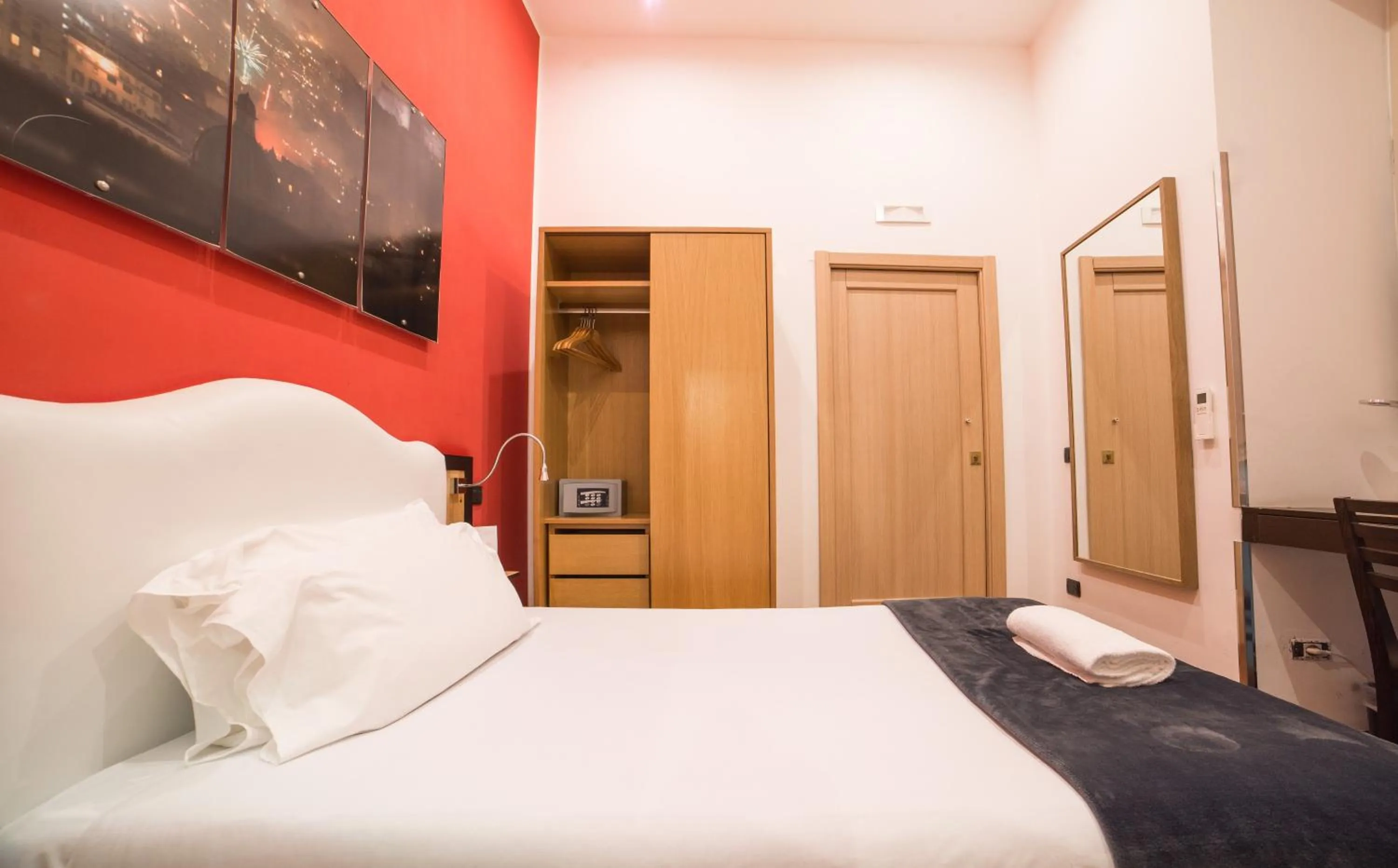 Other, Bed in B&B Chiaia 32