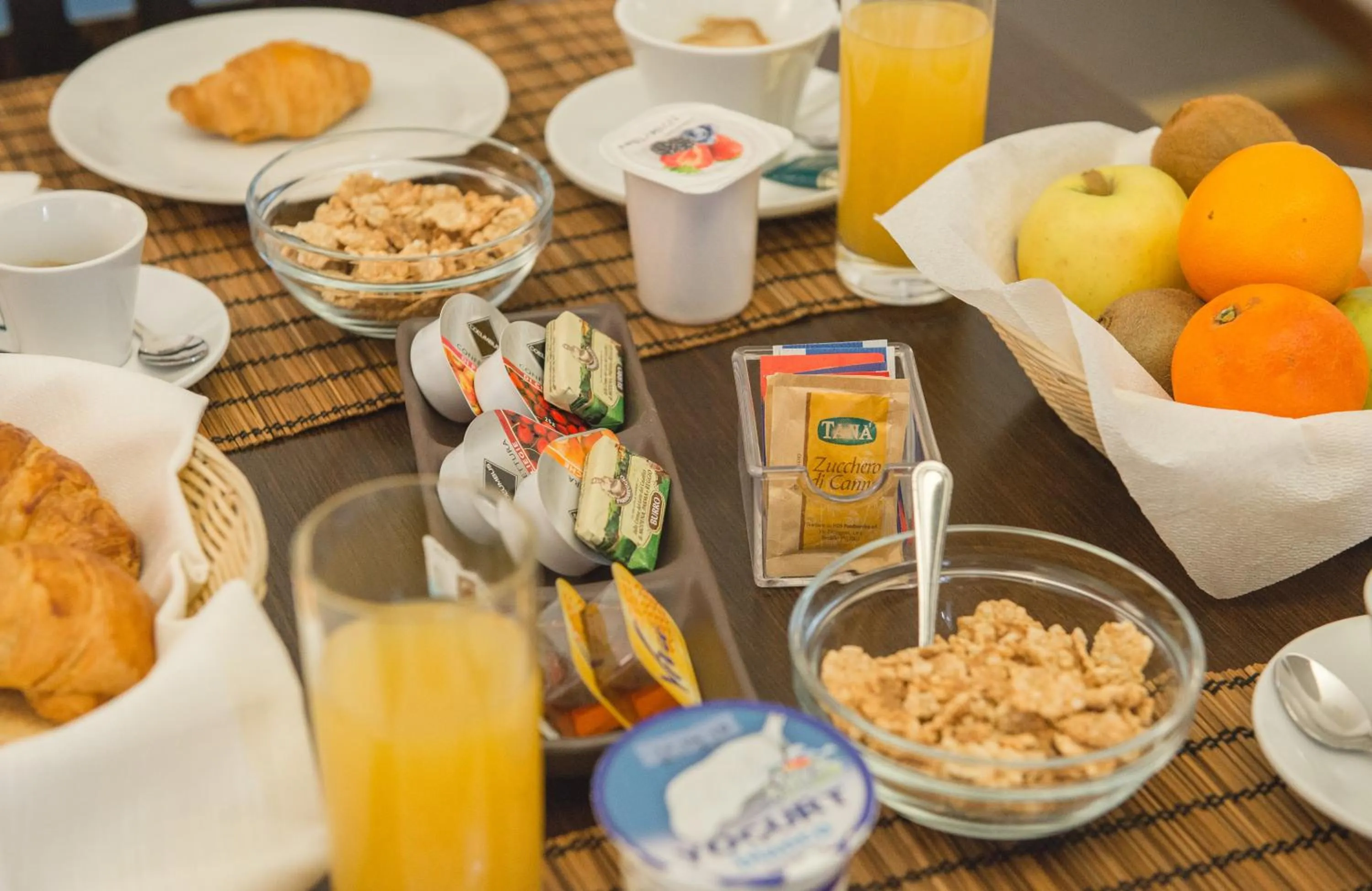 Breakfast in B&B Chiaia 32