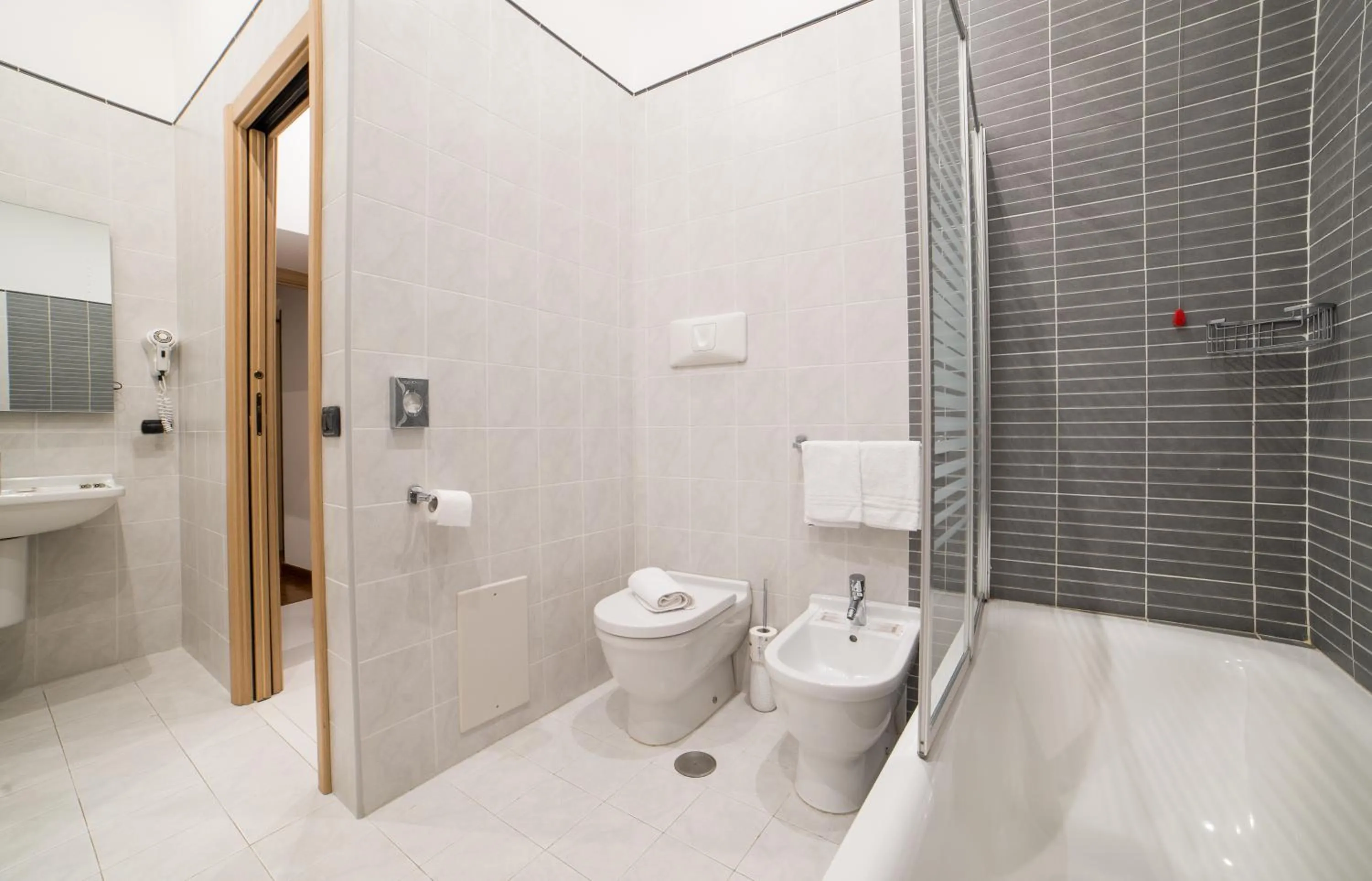 Shower in B&B Chiaia 32