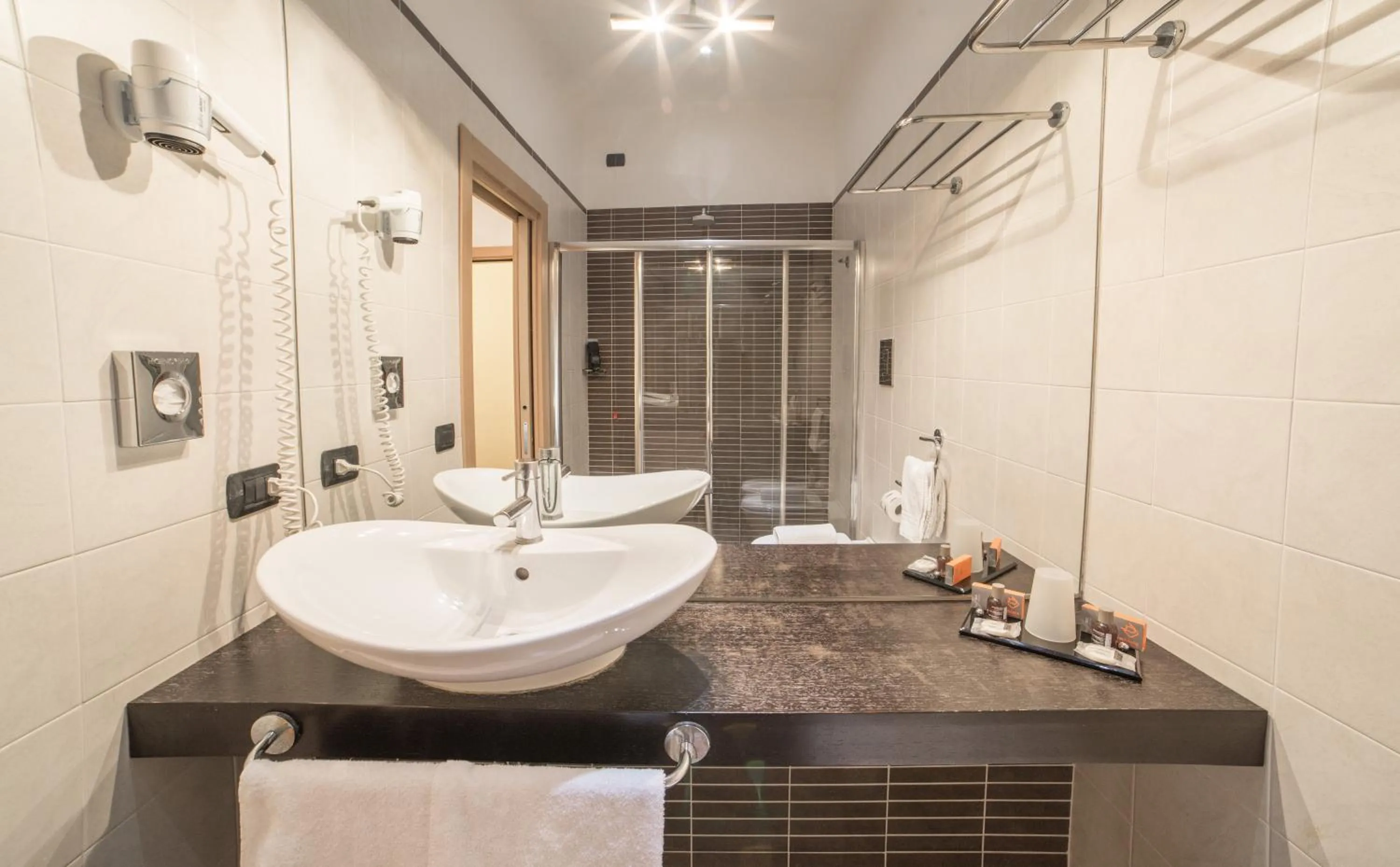 Bathroom in B&B Chiaia 32