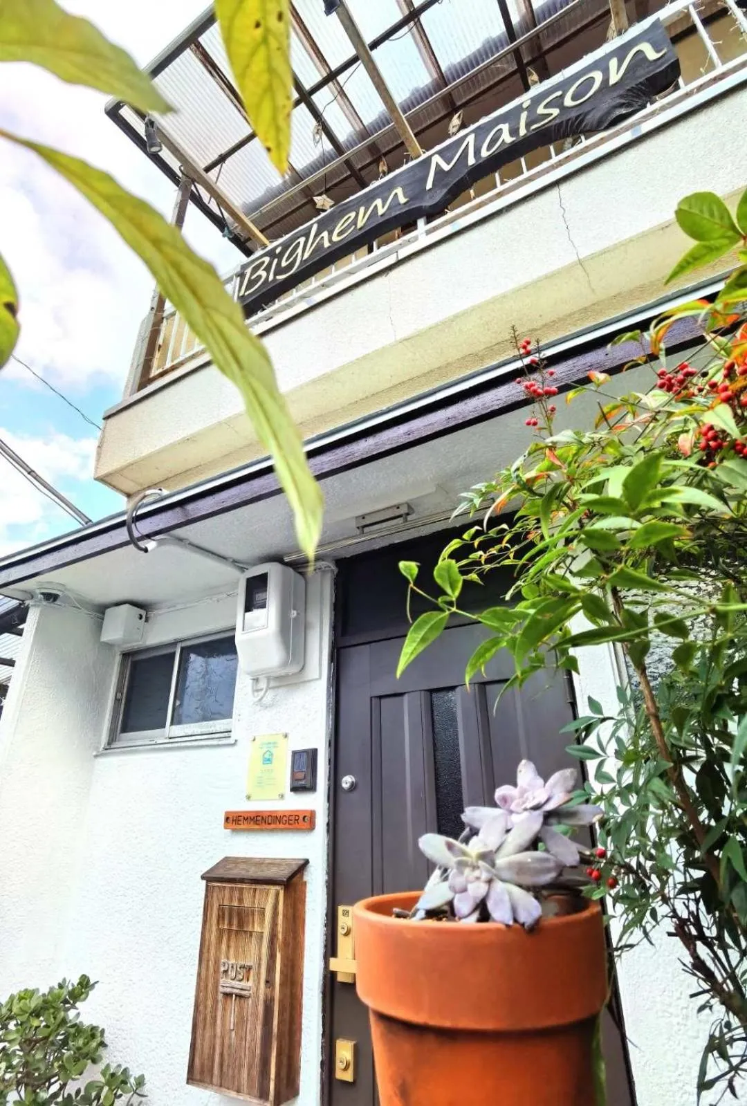 Facade/entrance in Bighem Maison